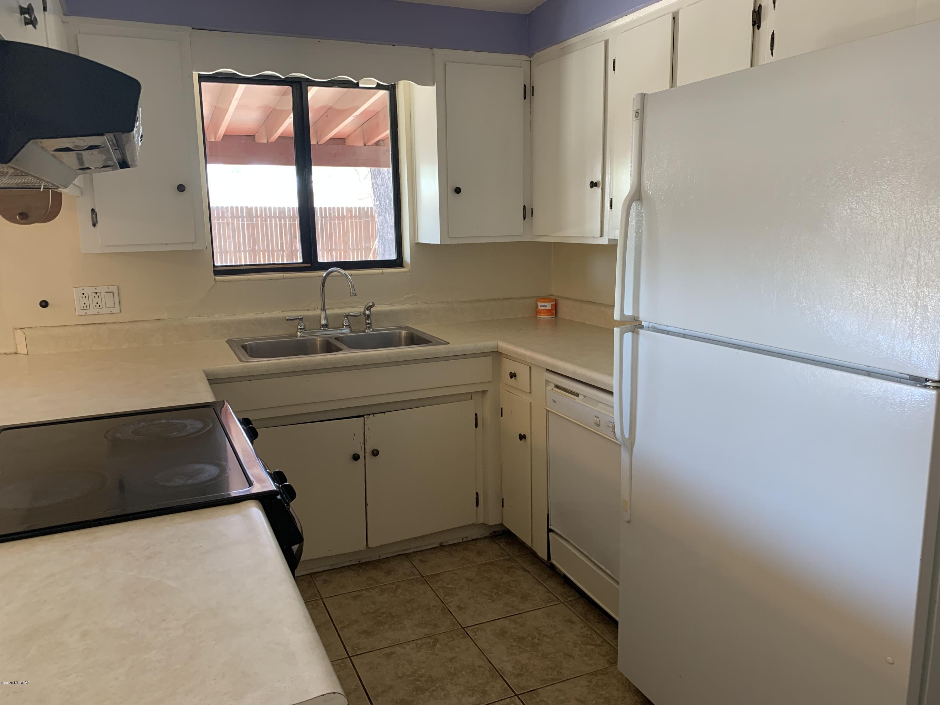 5722 E Seneca Street