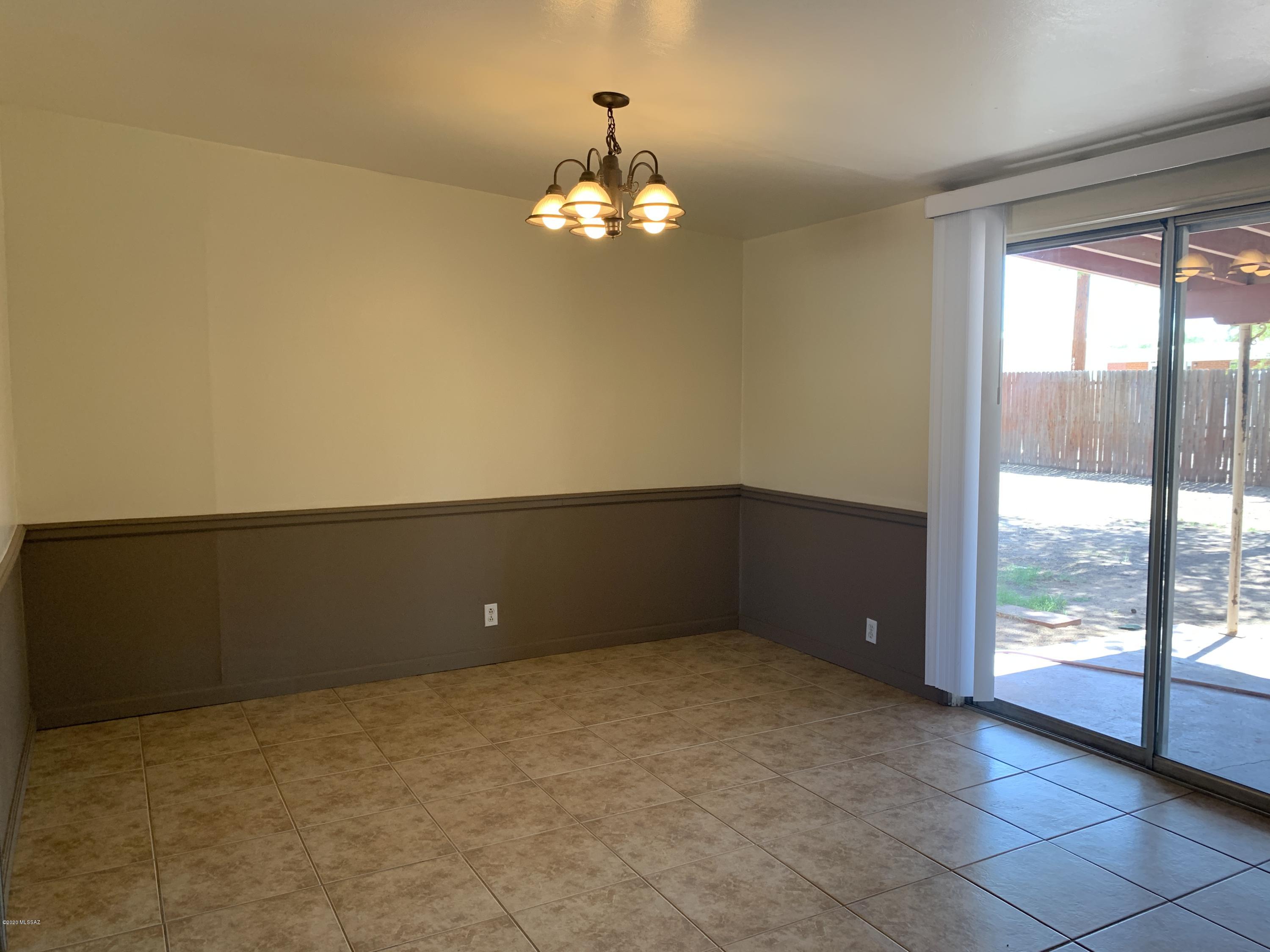 5722 E Seneca Street