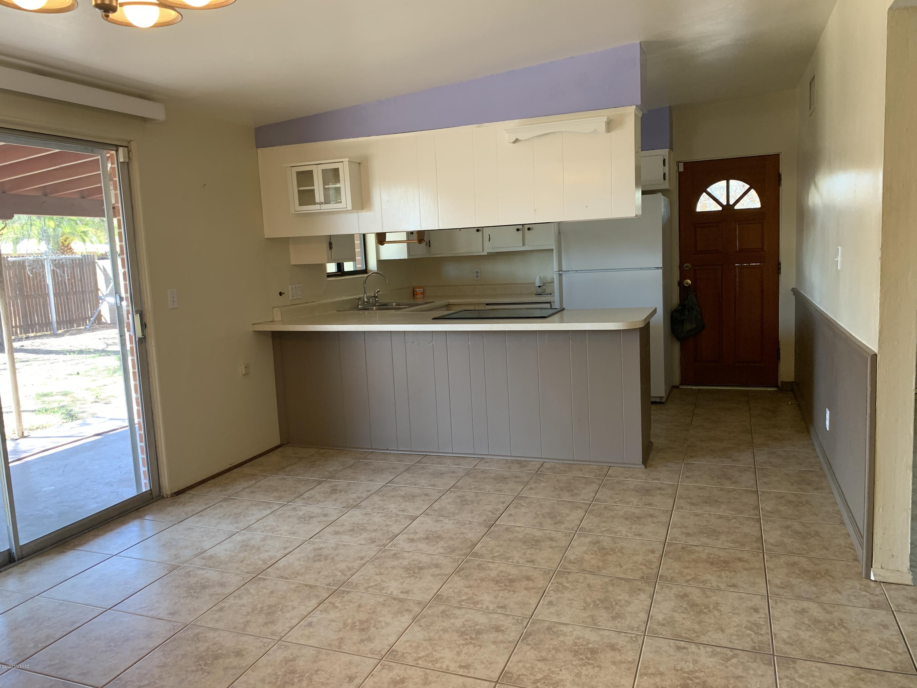 5722 E Seneca Street