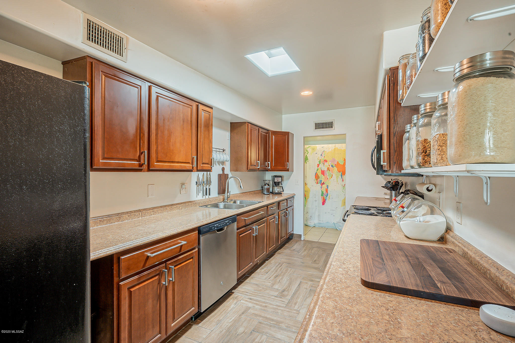 2932 S Marvin Avenue