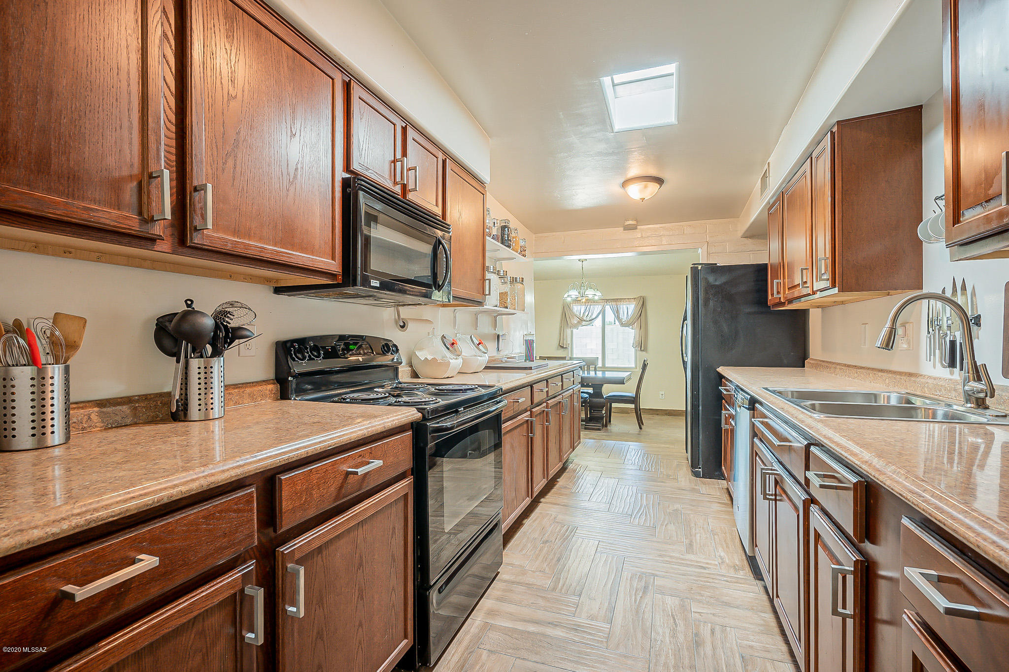 2932 S Marvin Avenue