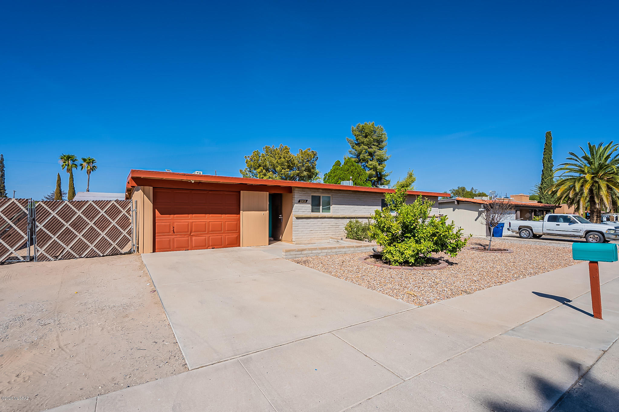 2932 S Marvin Avenue