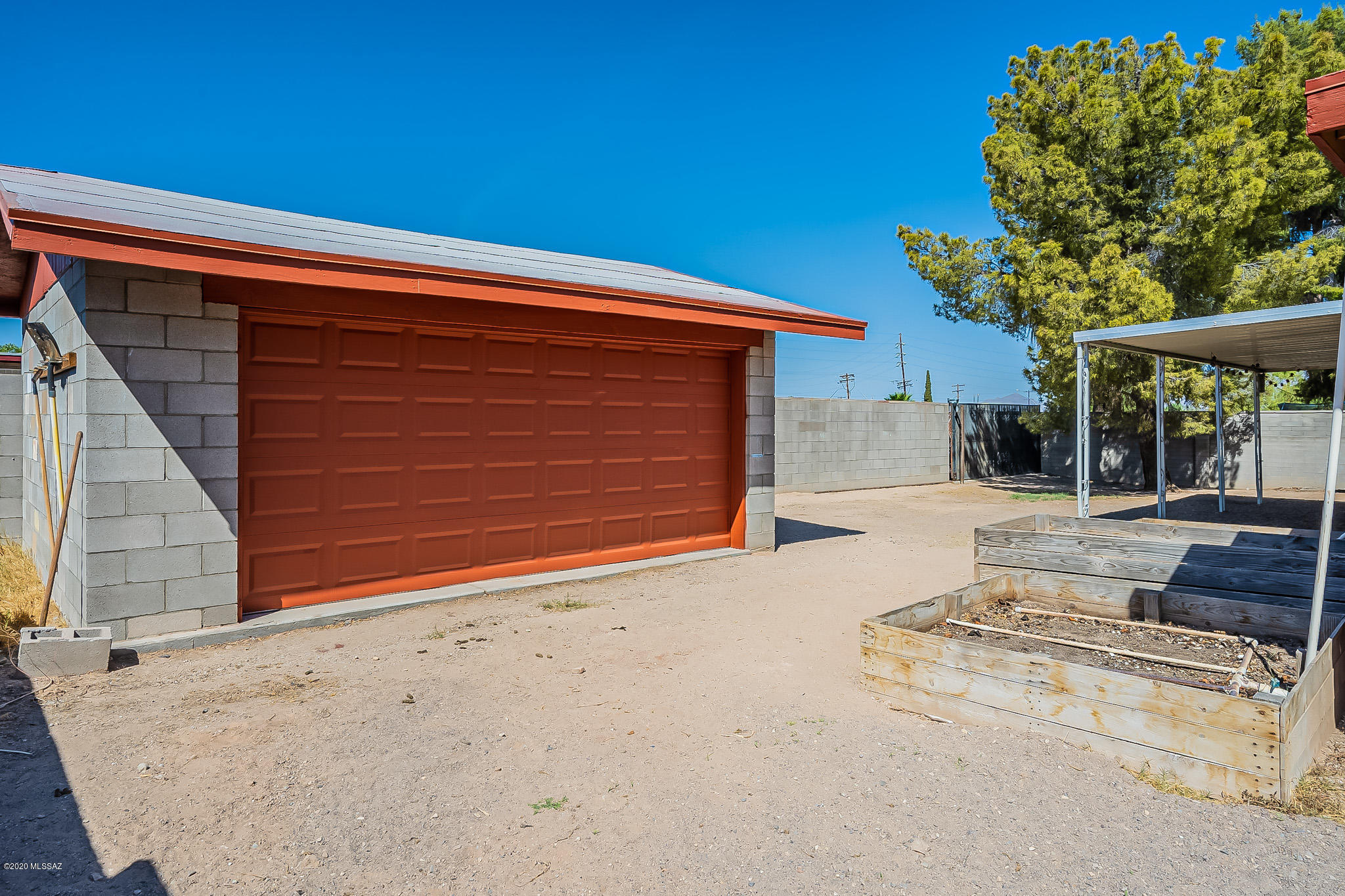 2932 S Marvin Avenue