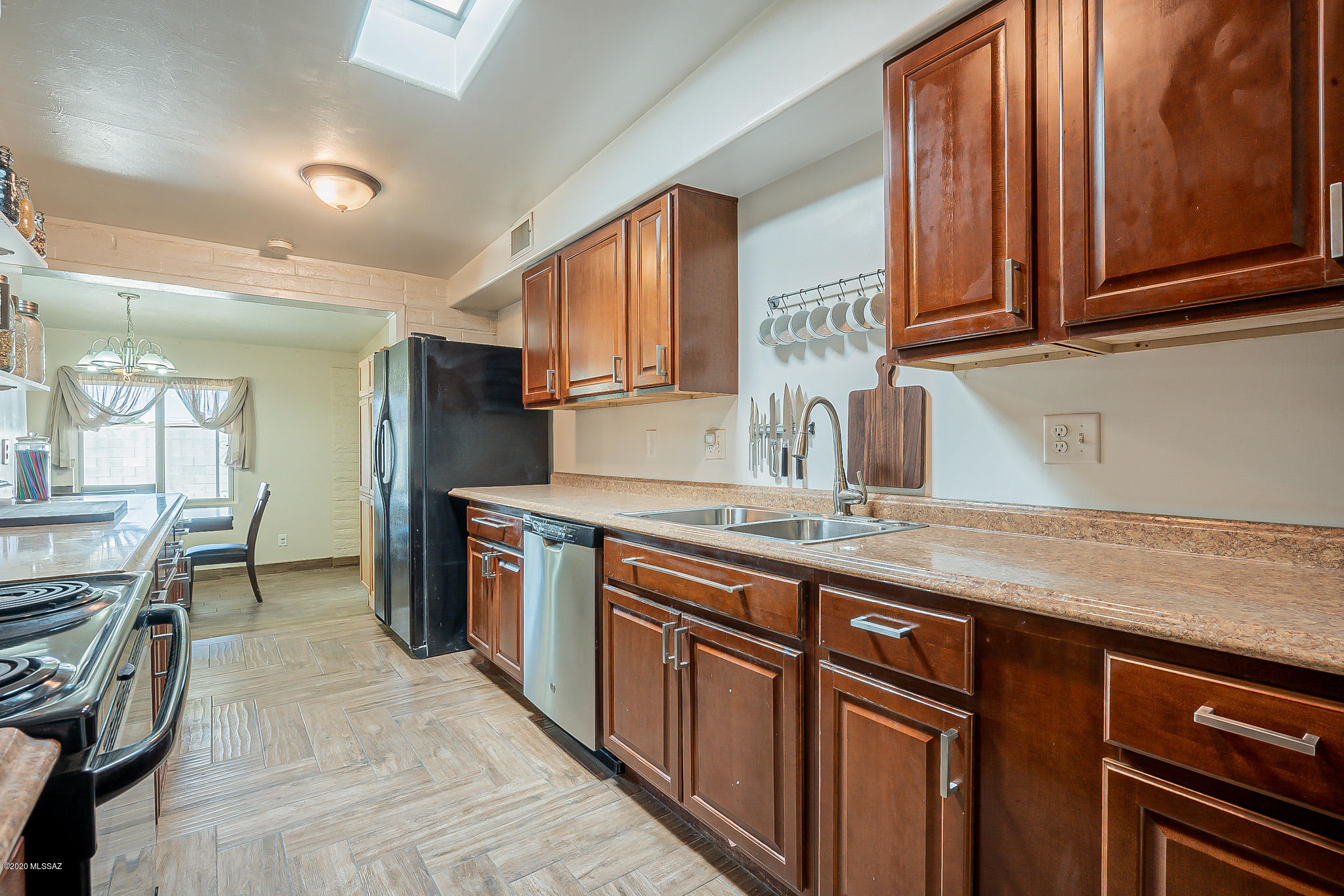 2932 S Marvin Avenue