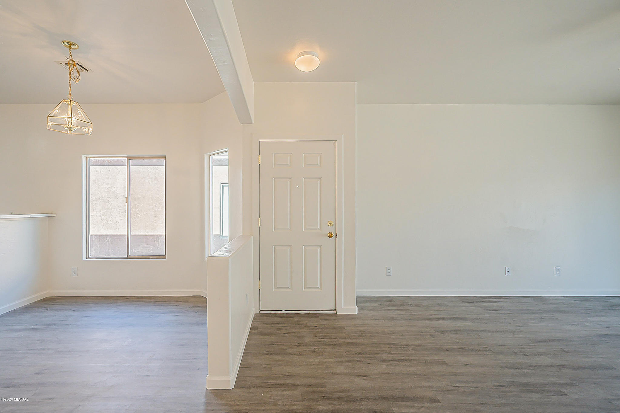 6643 S Luxor Way