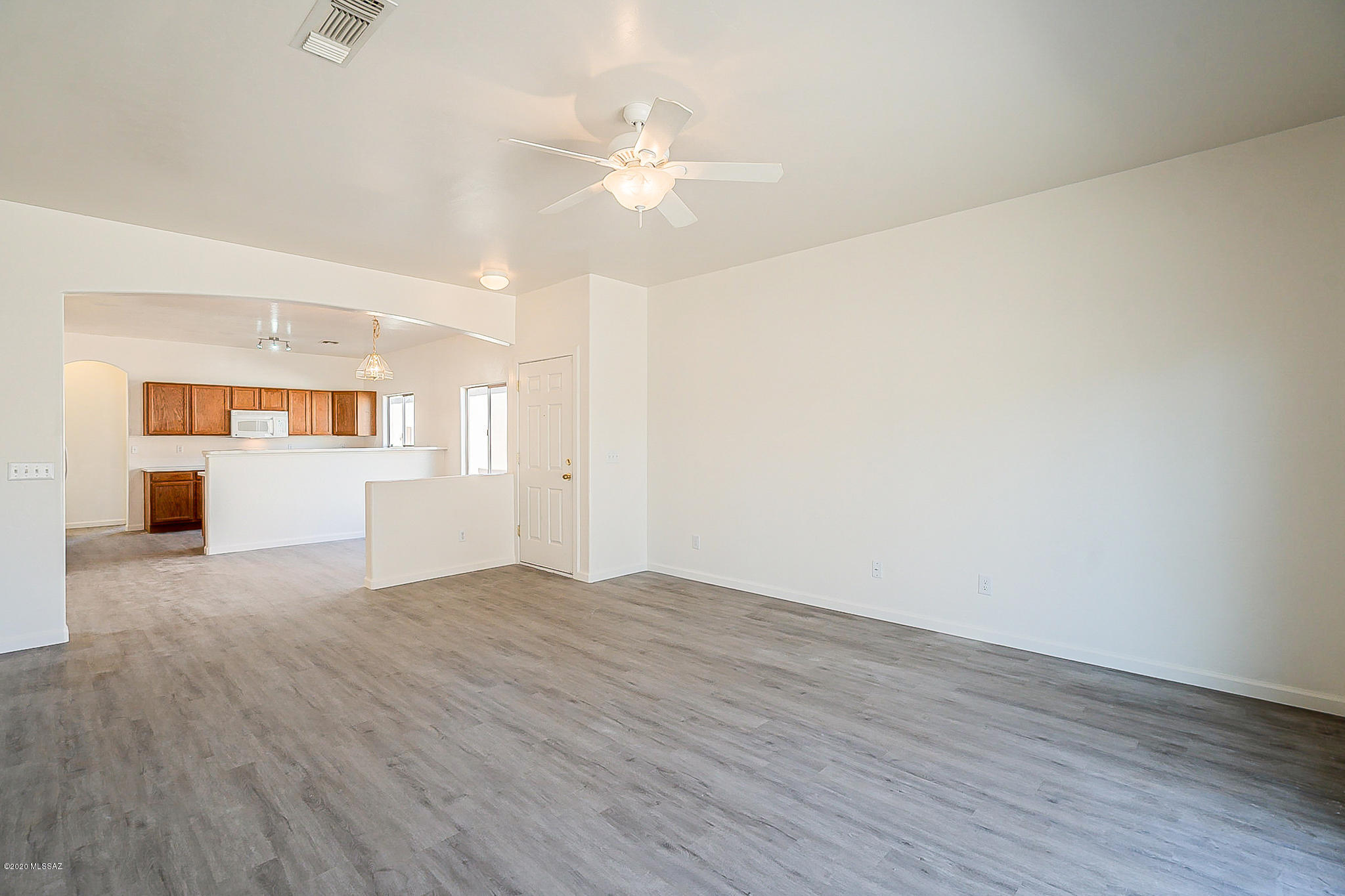 6643 S Luxor Way