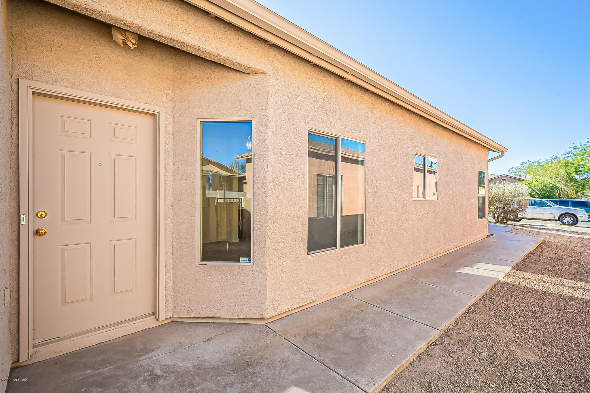 6643 S Luxor Way