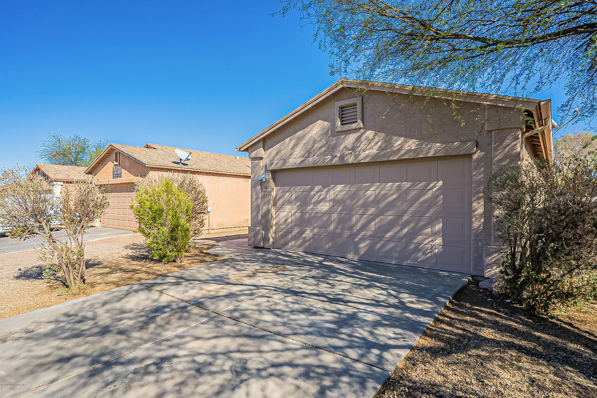 6643 S Luxor Way