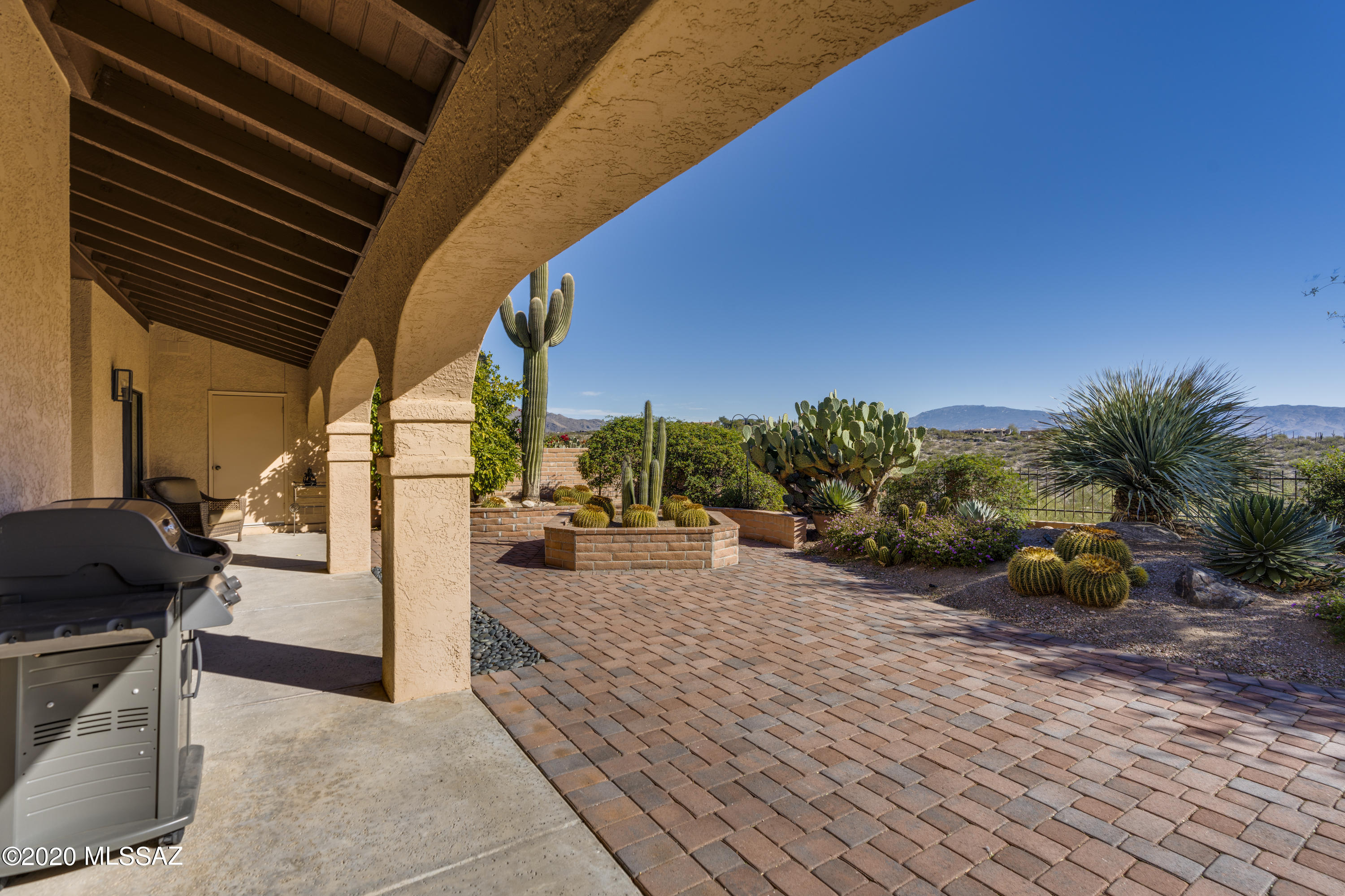 4150 N Camino Ferreo