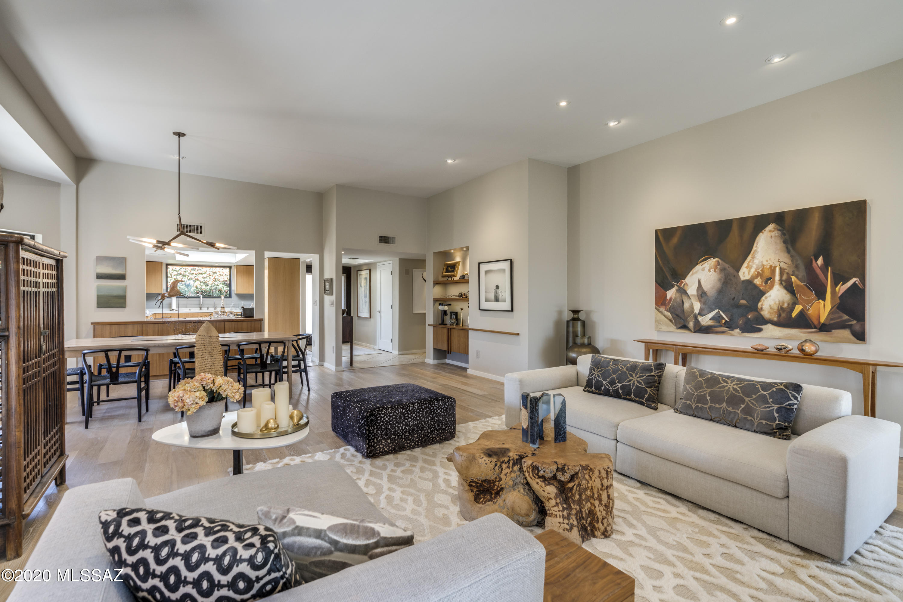 4150 N Camino Ferreo