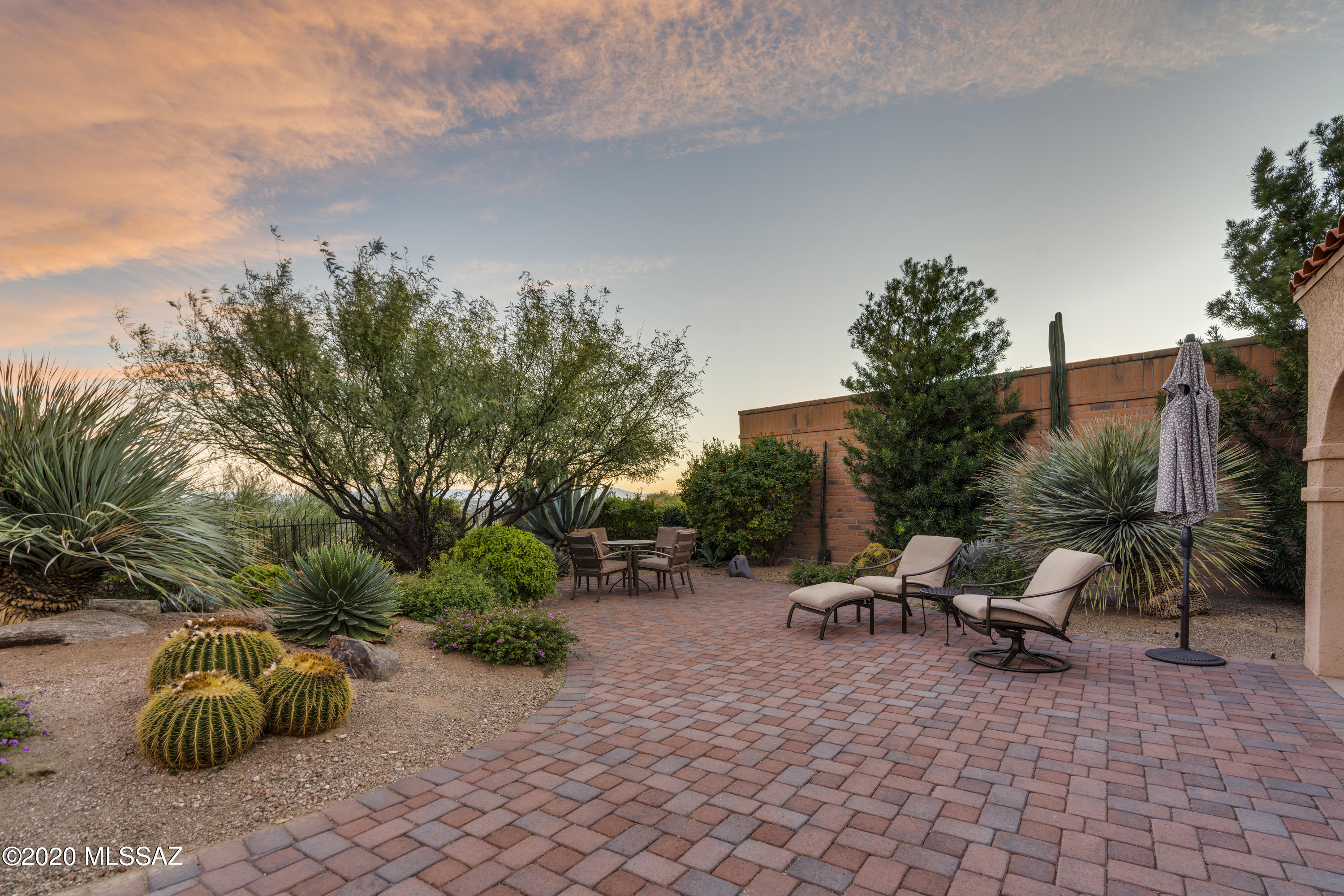 4150 N Camino Ferreo