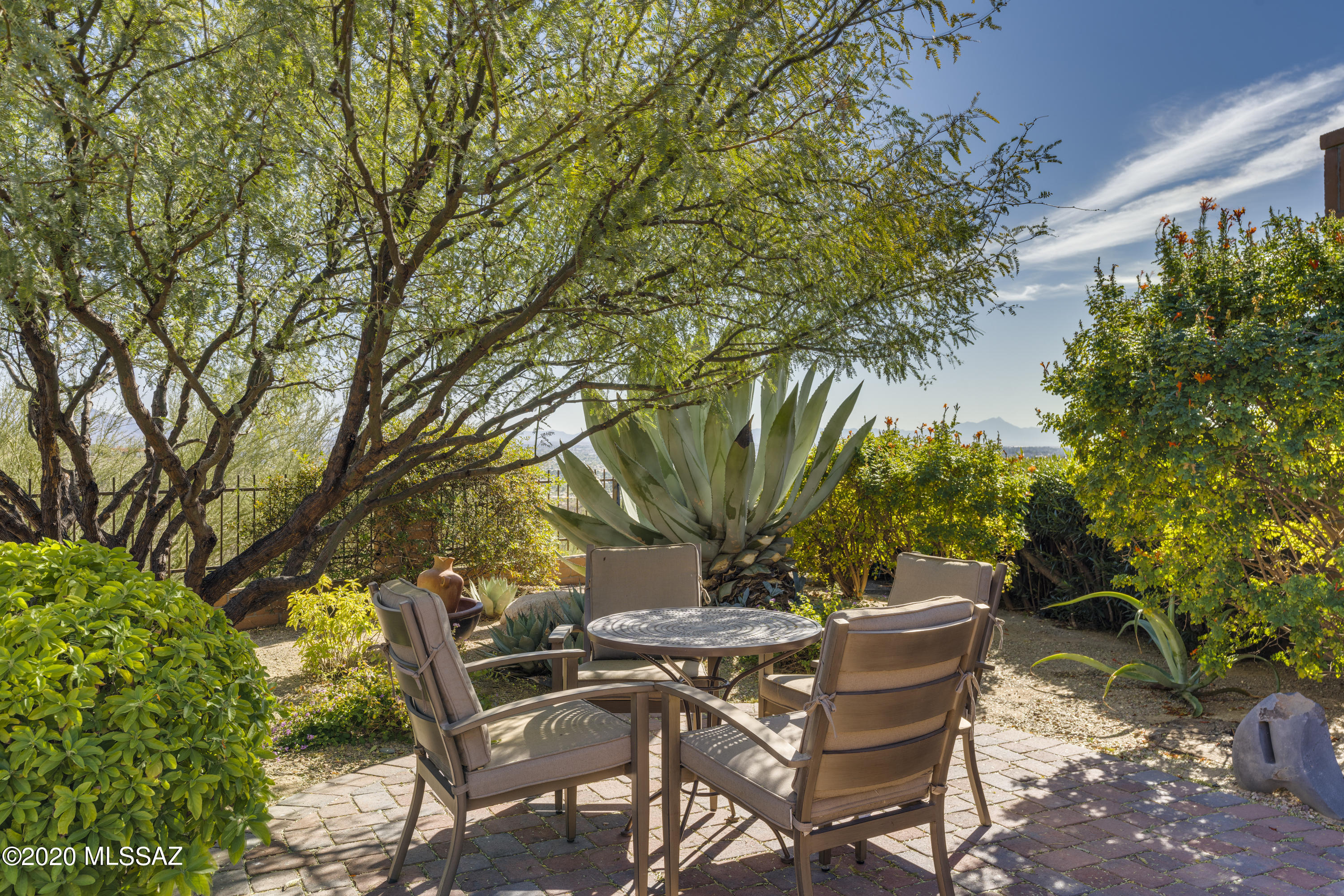 4150 N Camino Ferreo