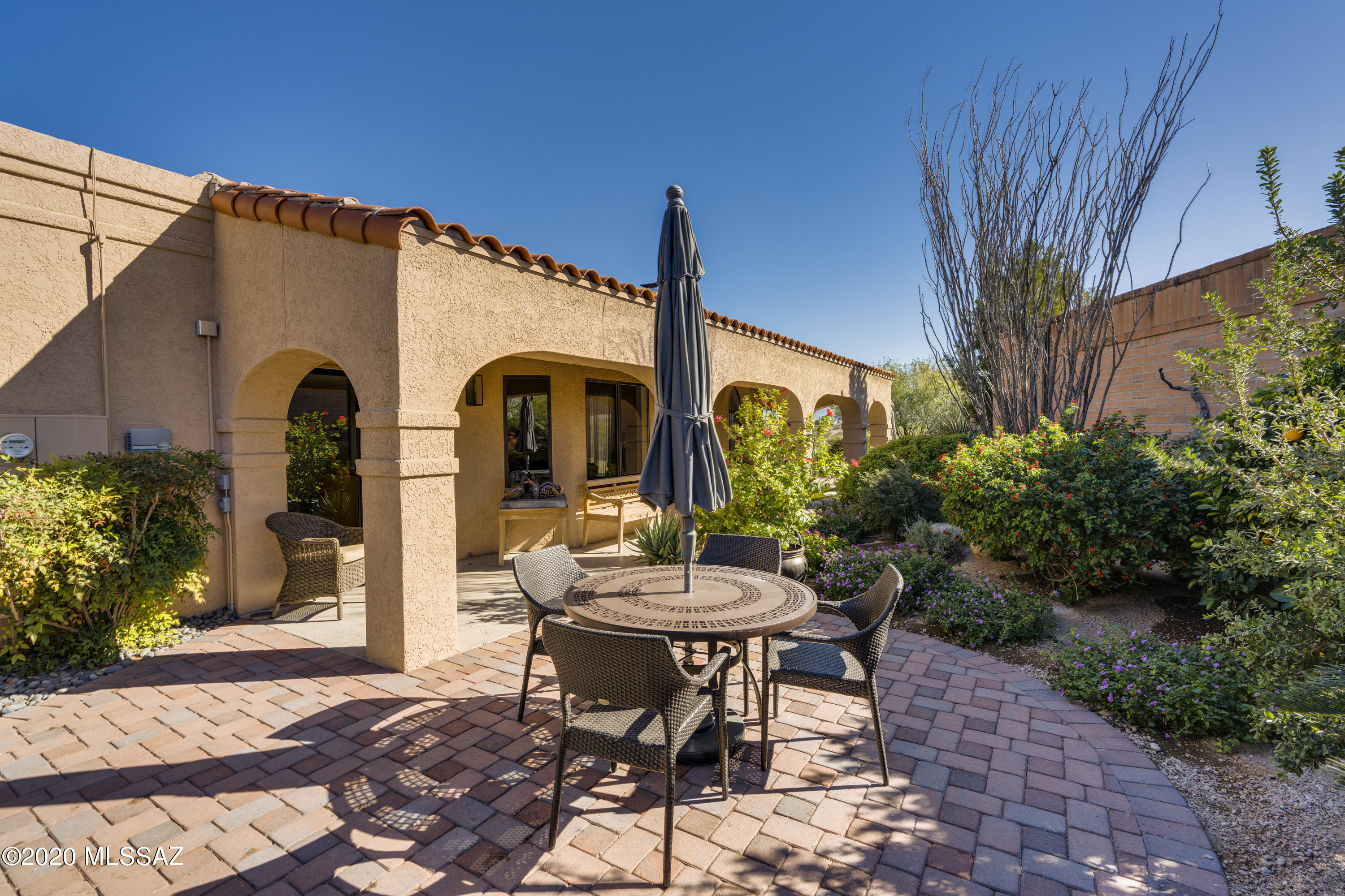 4150 N Camino Ferreo