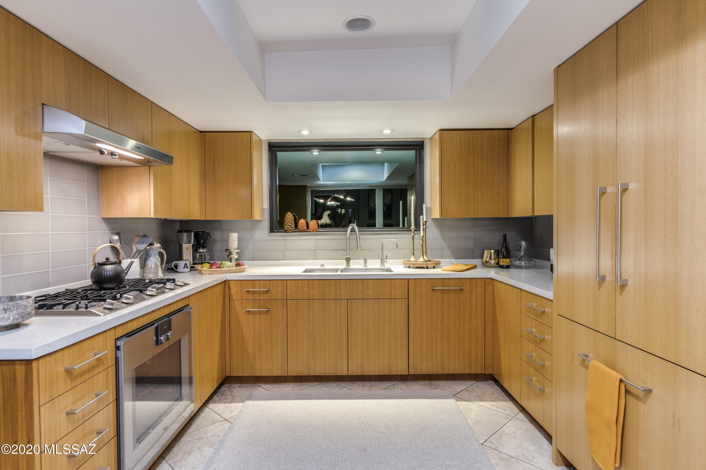 4150 N Camino Ferreo