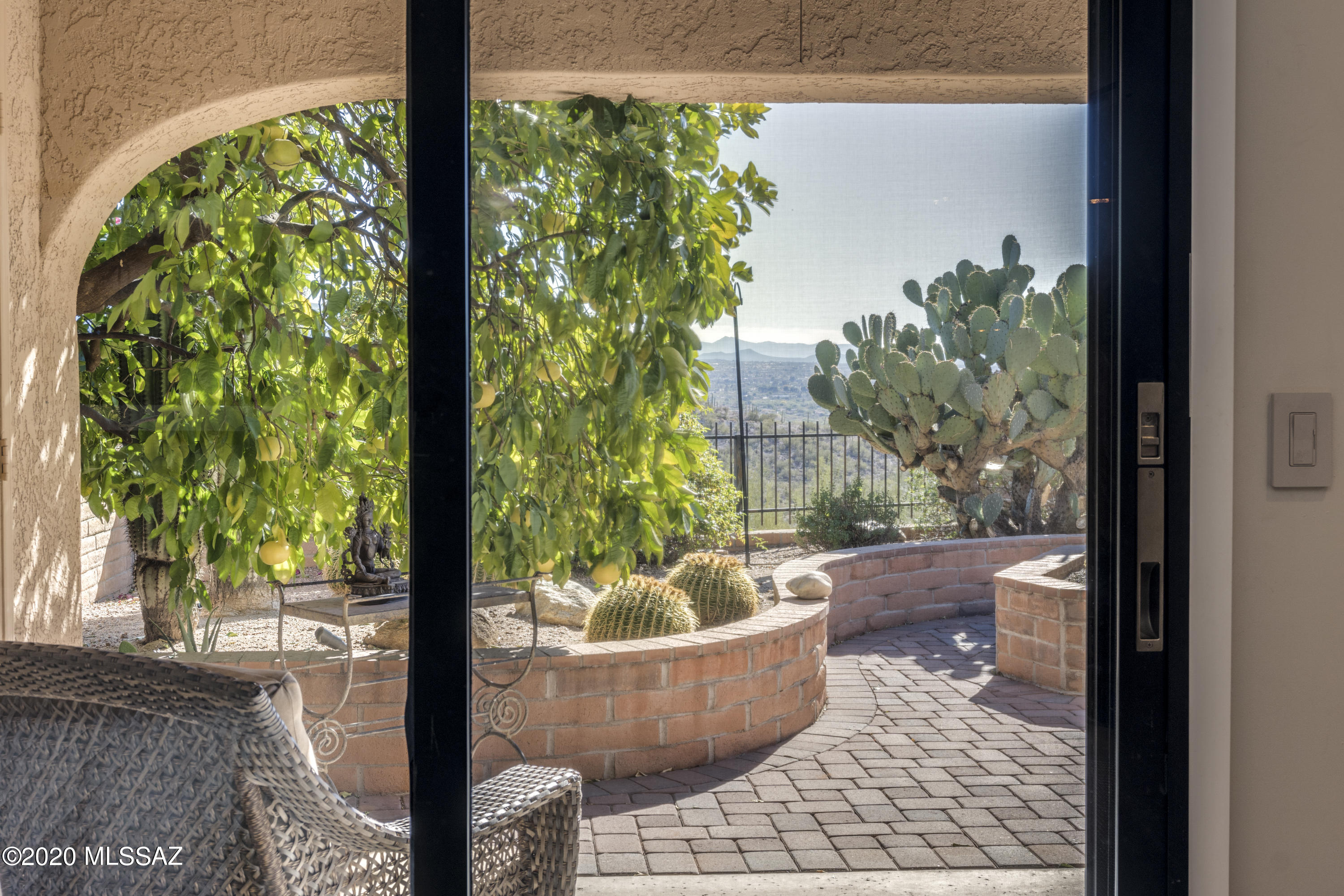 4150 N Camino Ferreo