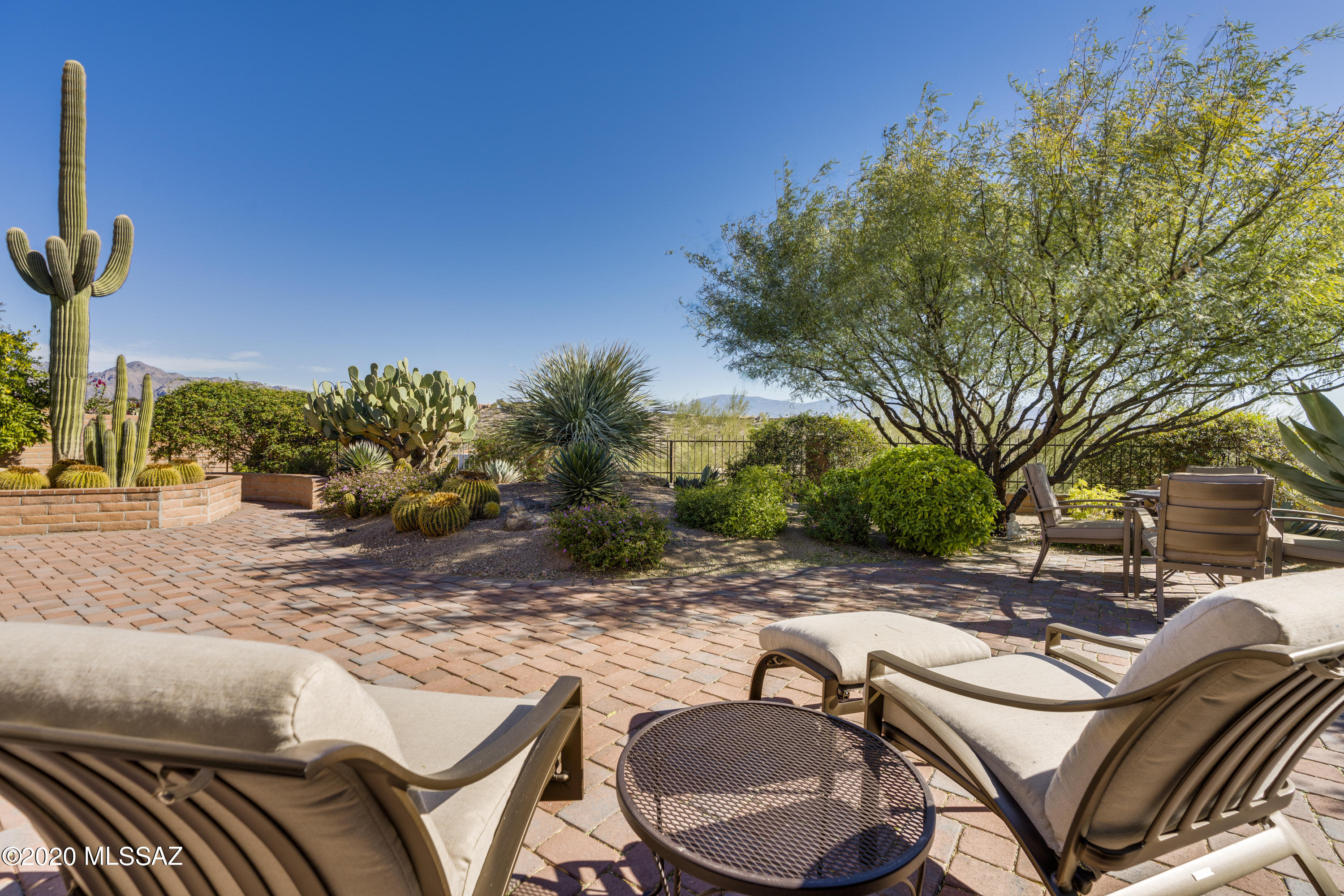 4150 N Camino Ferreo