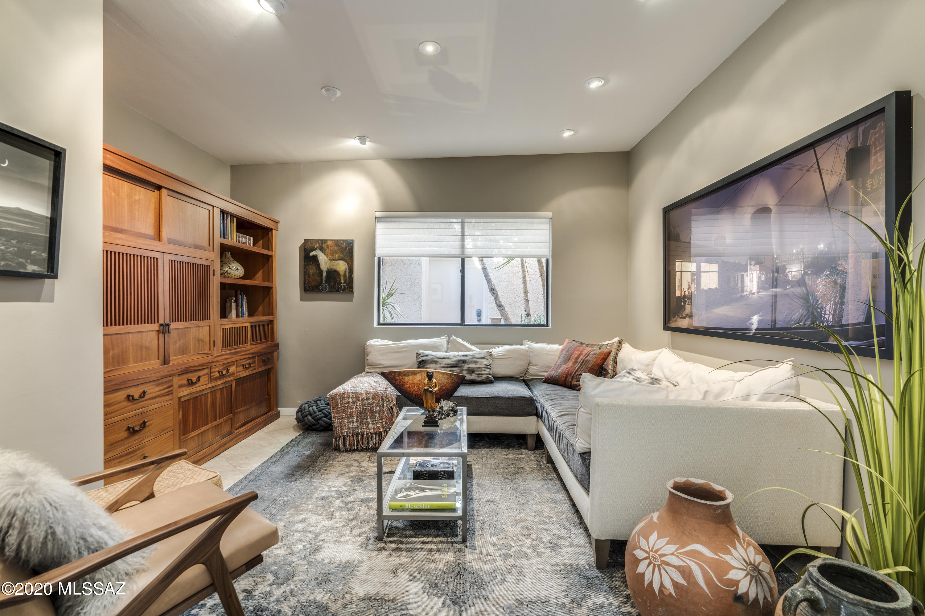 4150 N Camino Ferreo