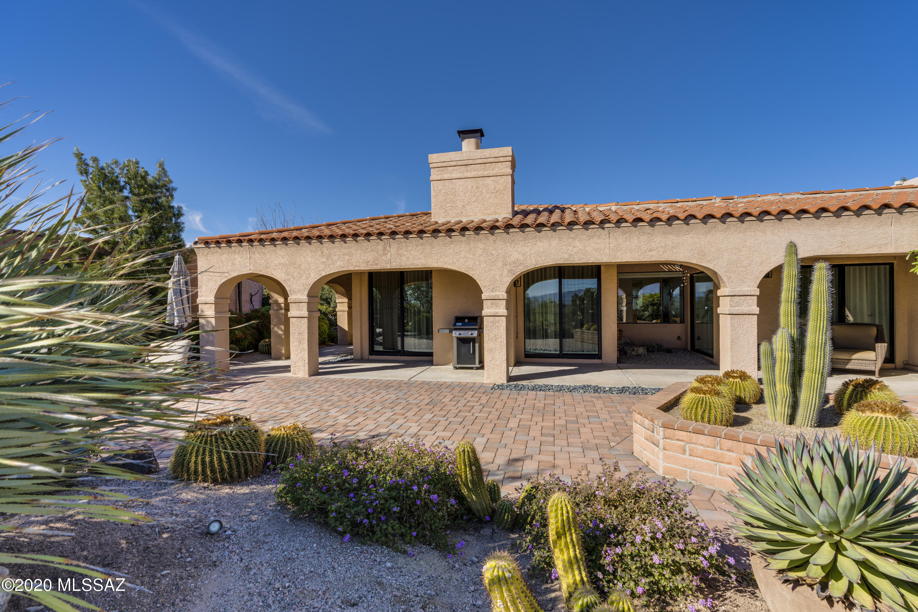 4150 N Camino Ferreo