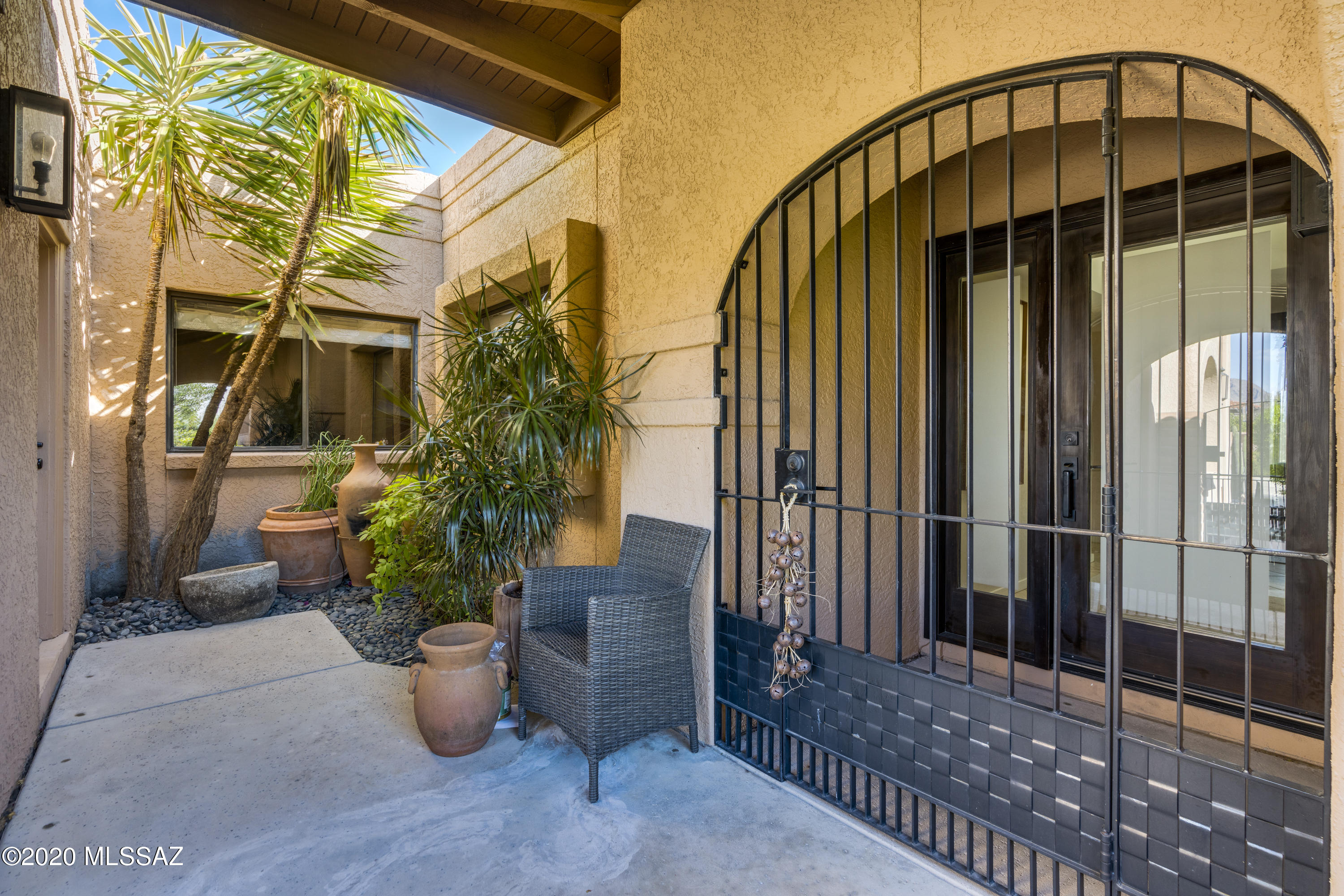 4150 N Camino Ferreo