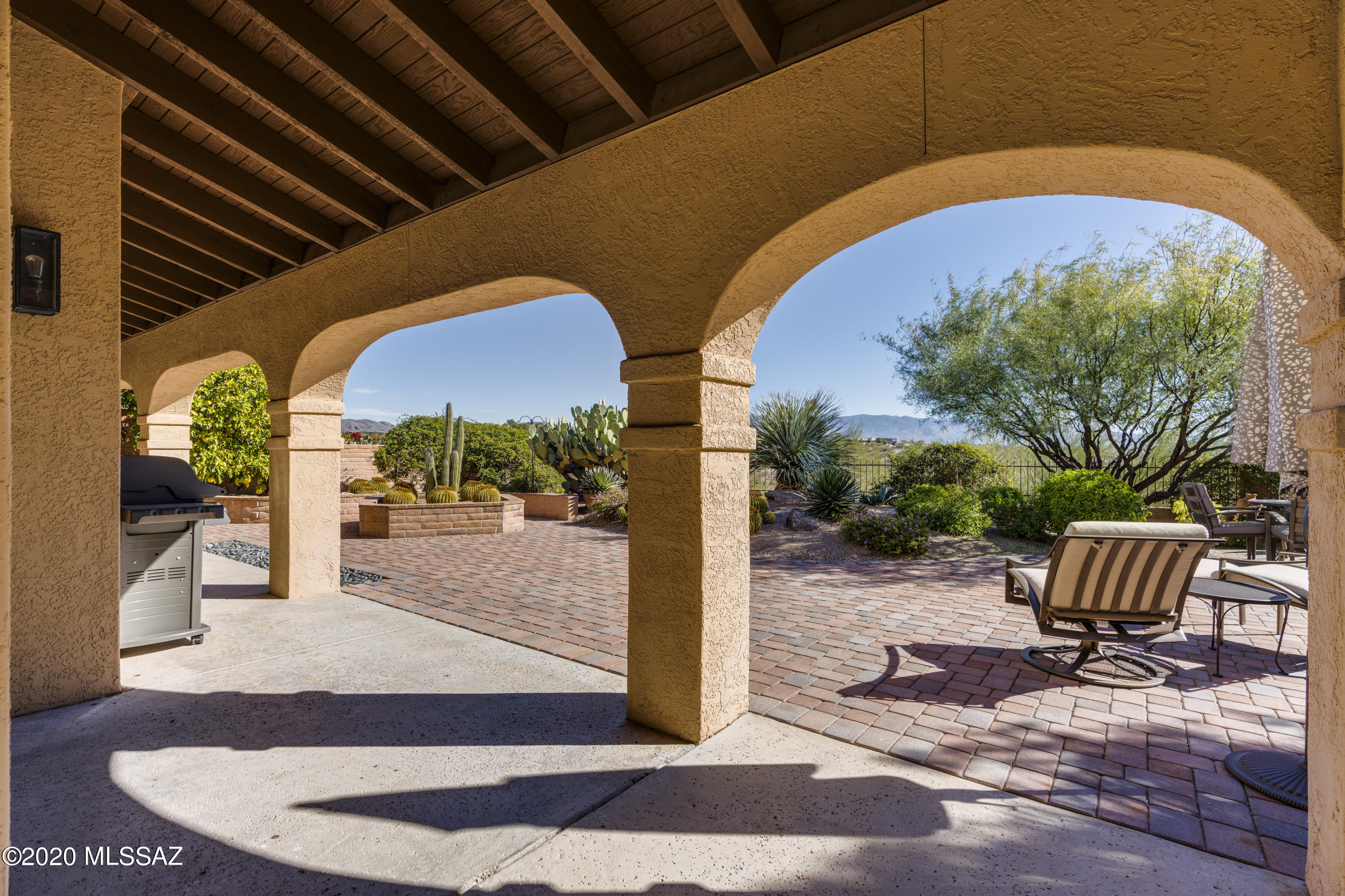 4150 N Camino Ferreo