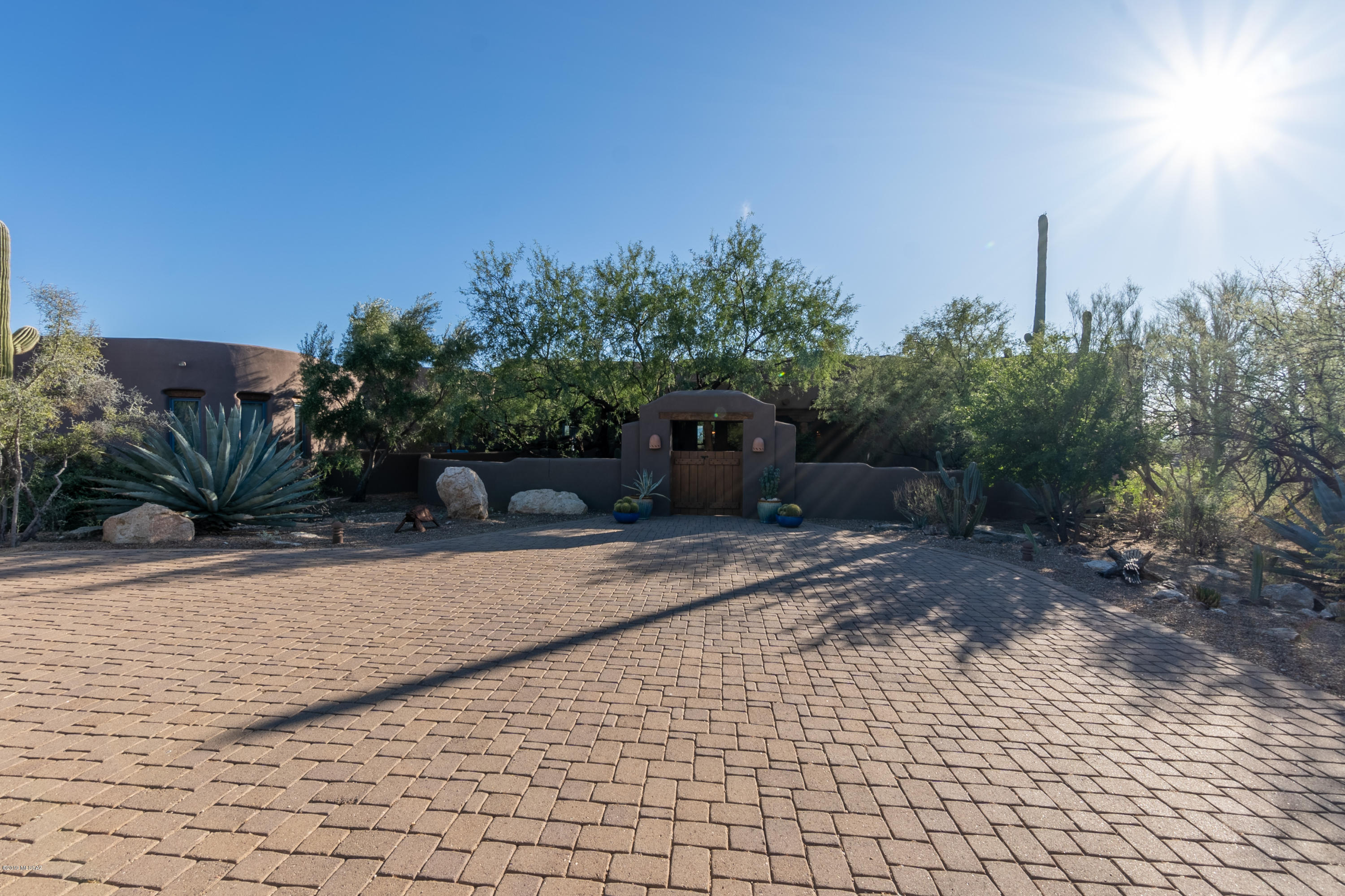 5150 N Windsong Canyon Drive