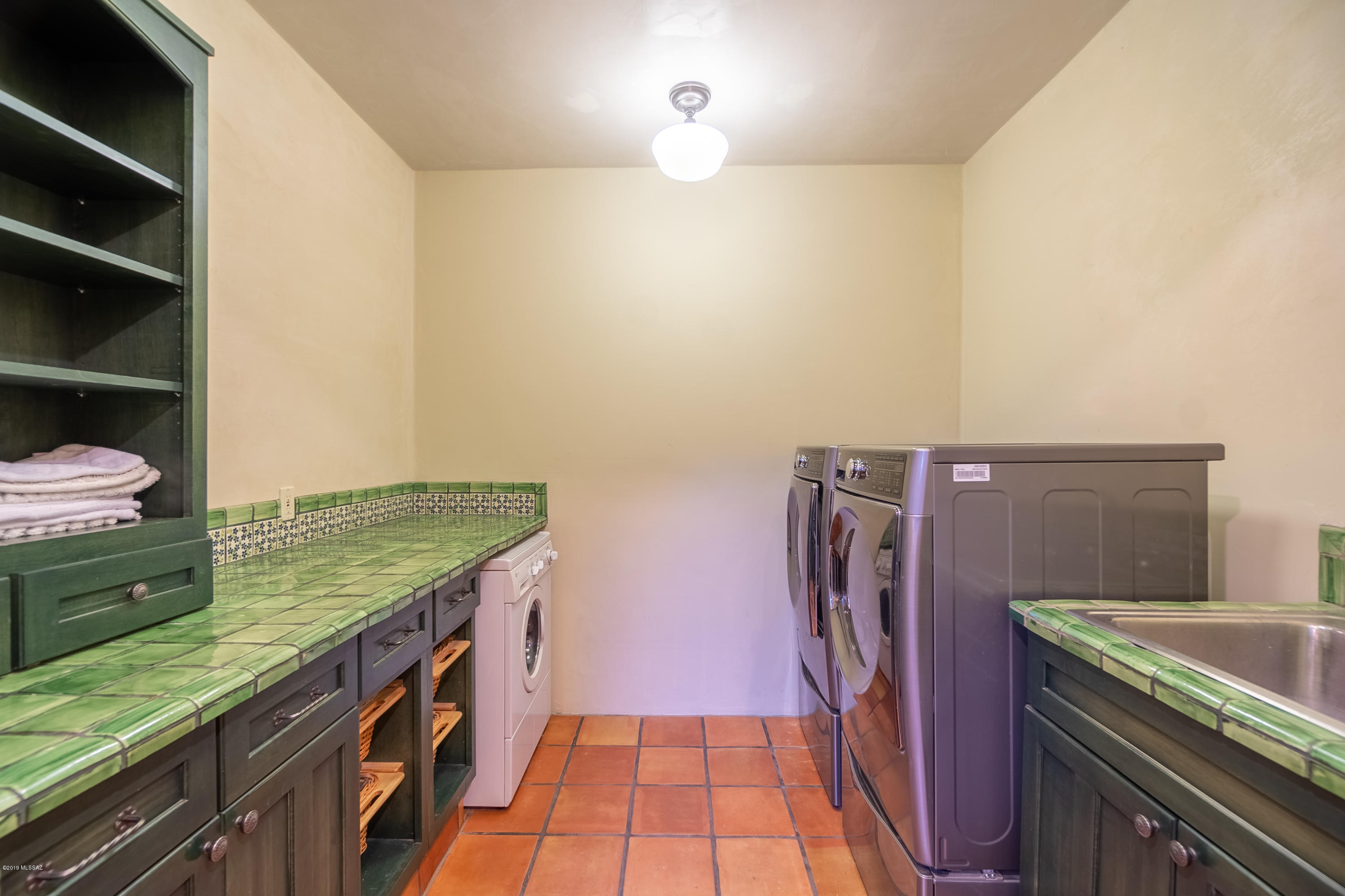 5150 N Windsong Canyon Drive