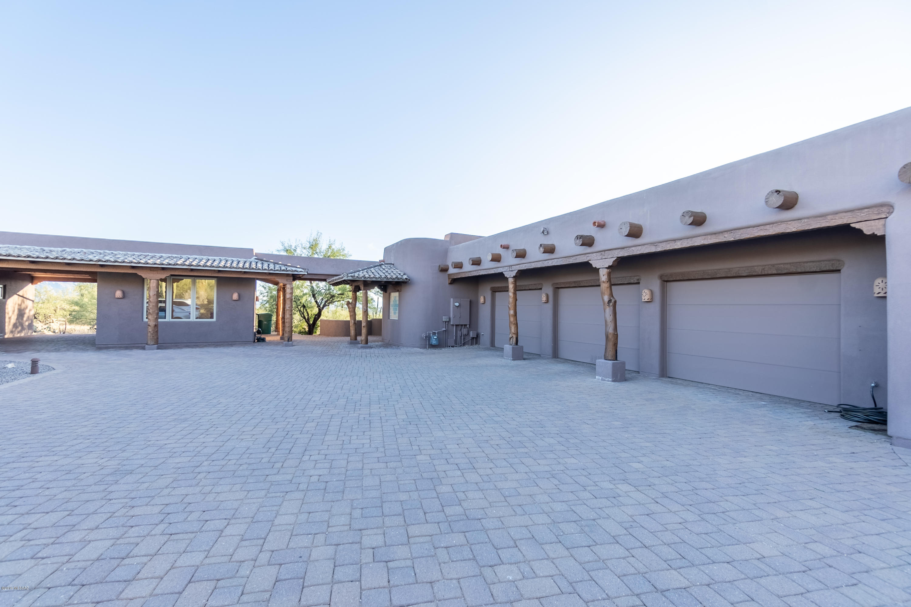 5150 N Windsong Canyon Drive