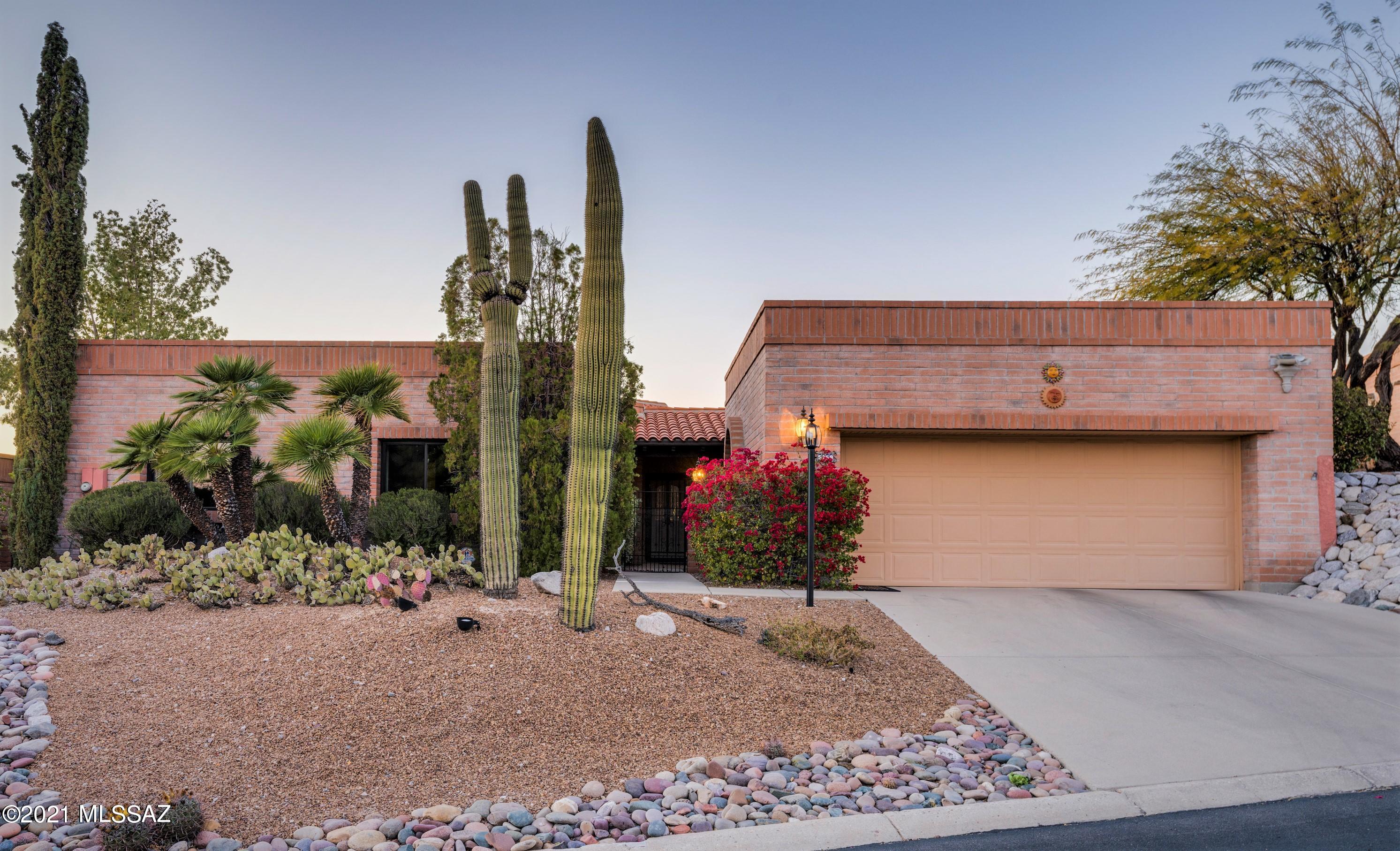 5259 N Via Velazquez