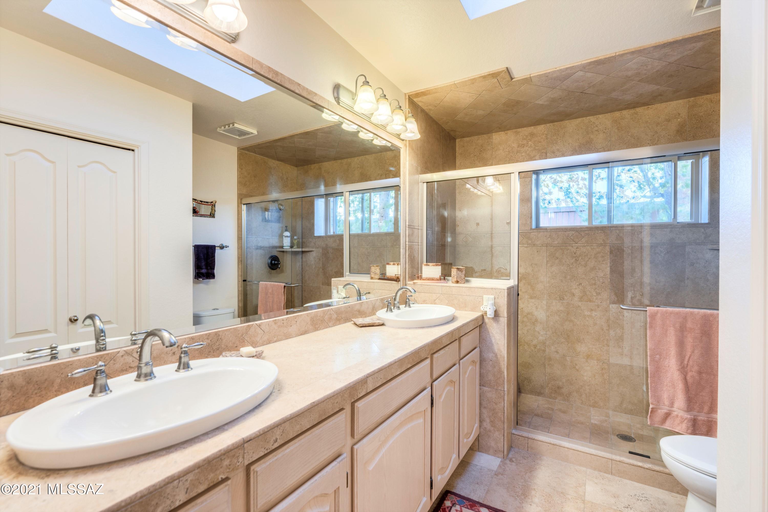 5259 N Via Velazquez