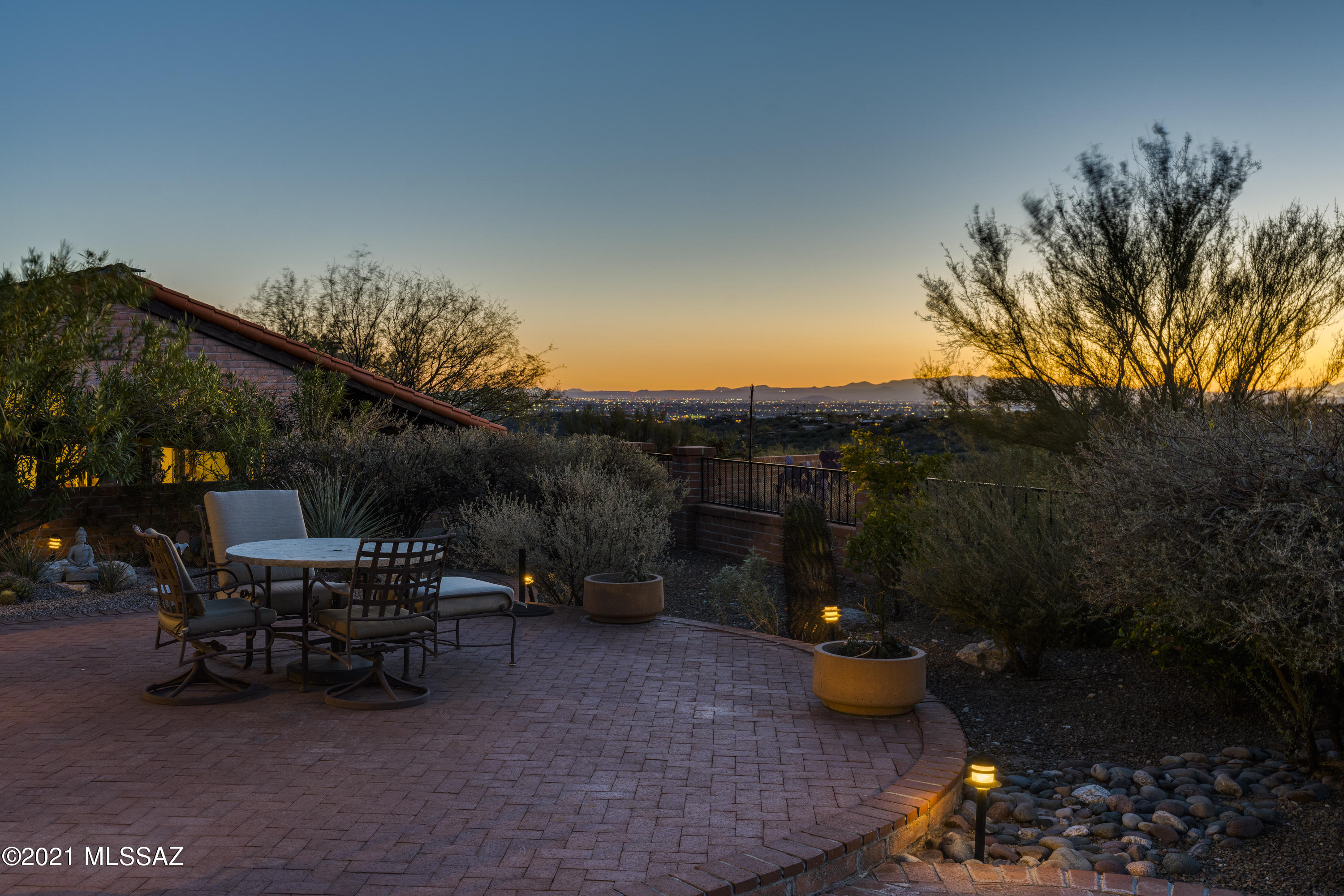 5259 N Via Velazquez