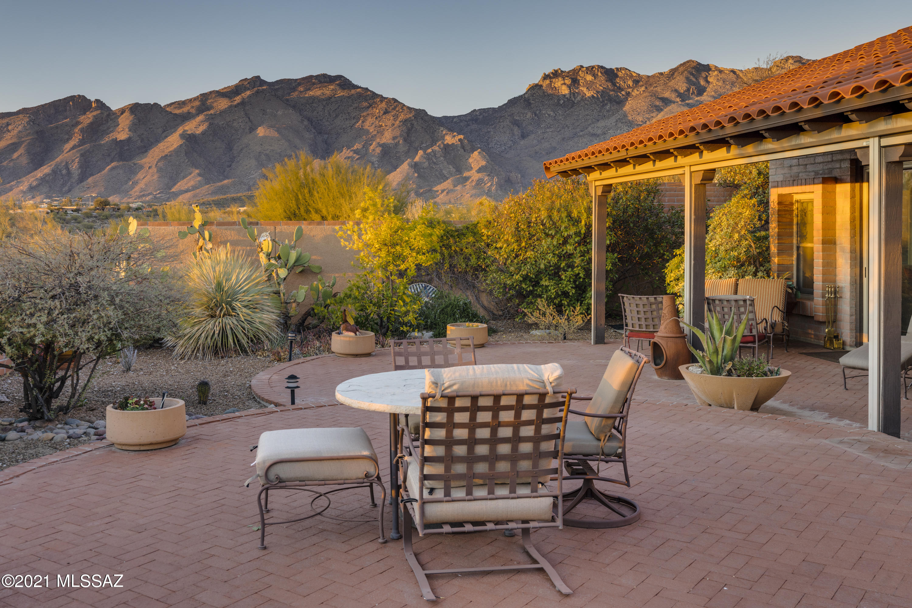 5259 N Via Velazquez