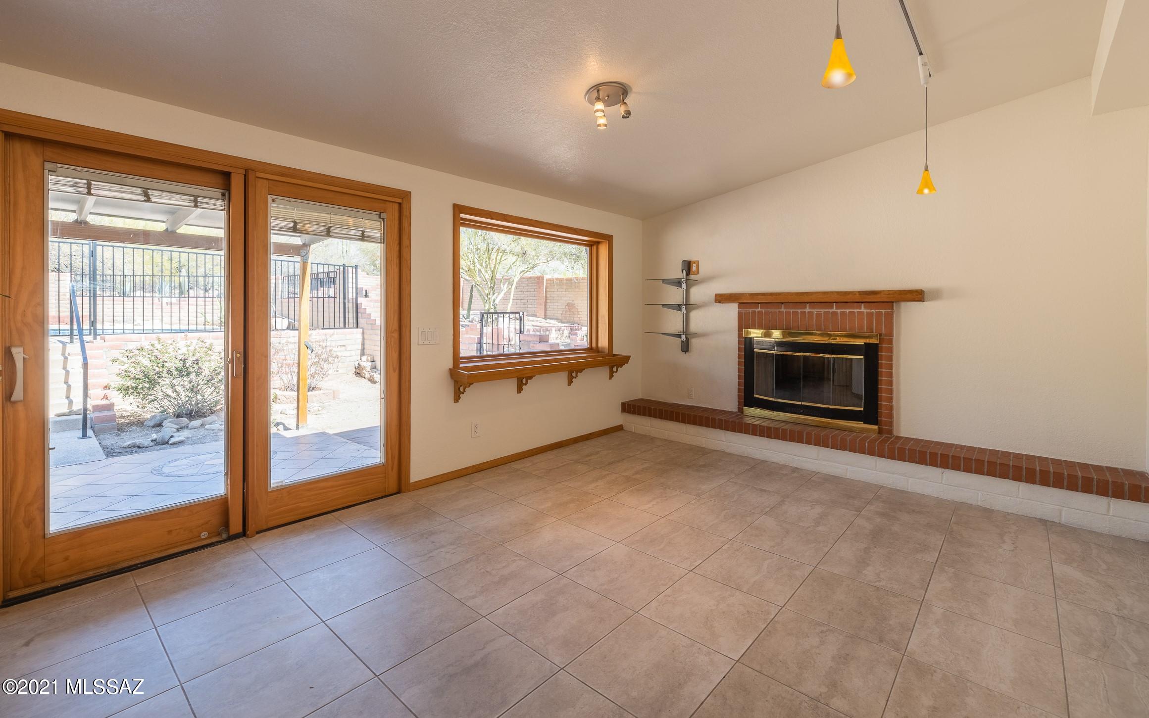 3607 E Marble Peak Place