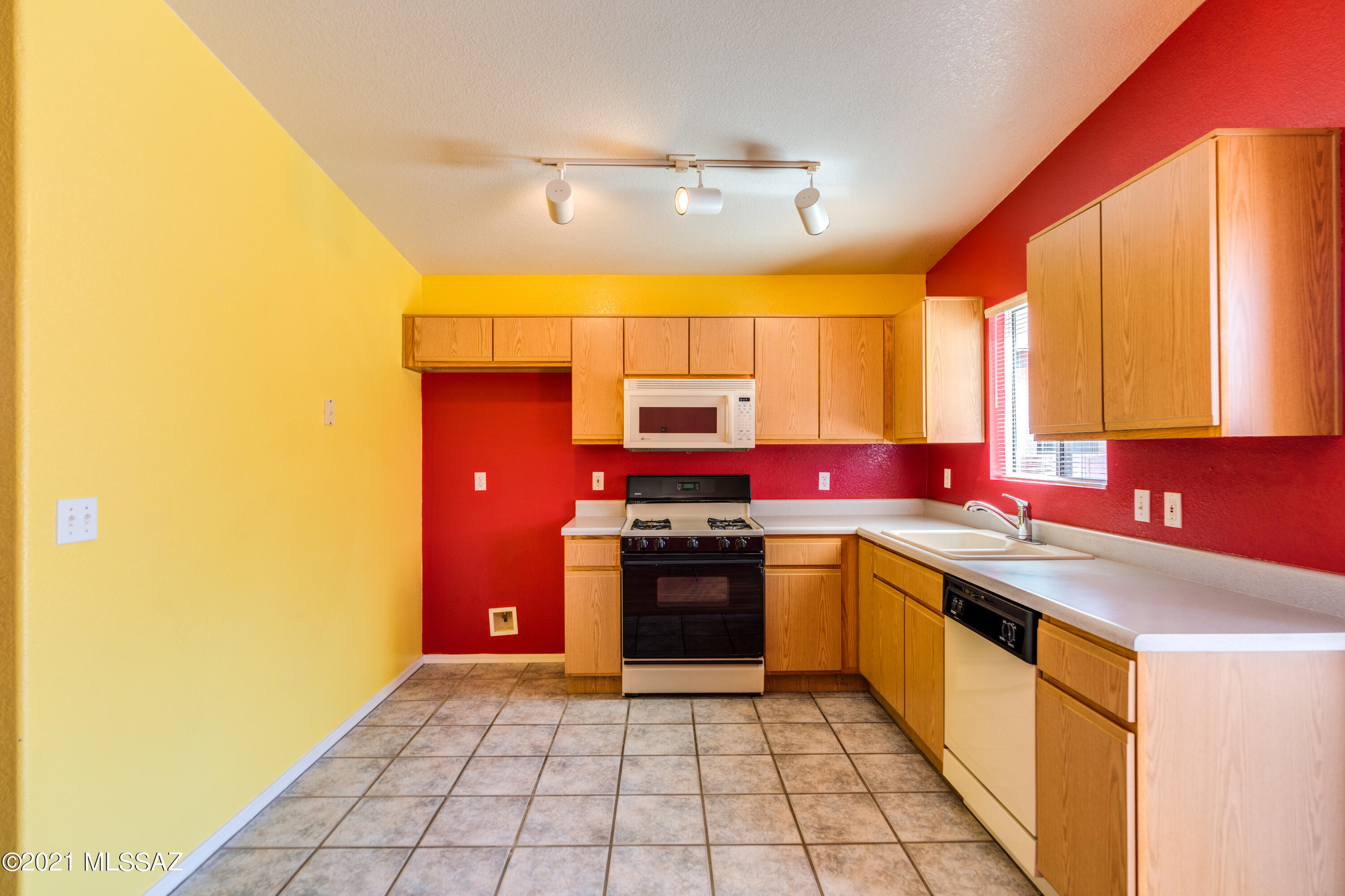 1851 W Horn Mesa Place