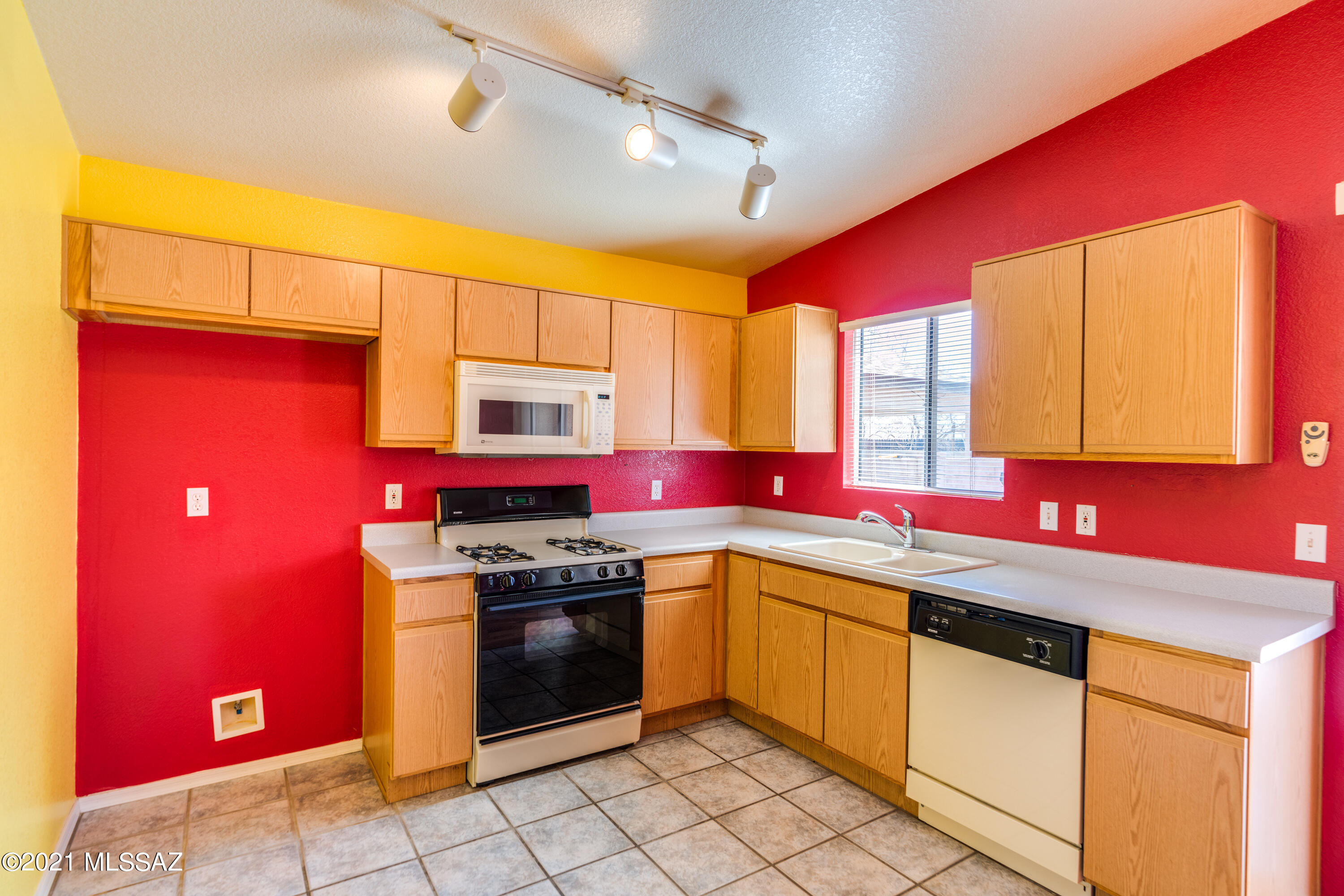 1851 W Horn Mesa Place