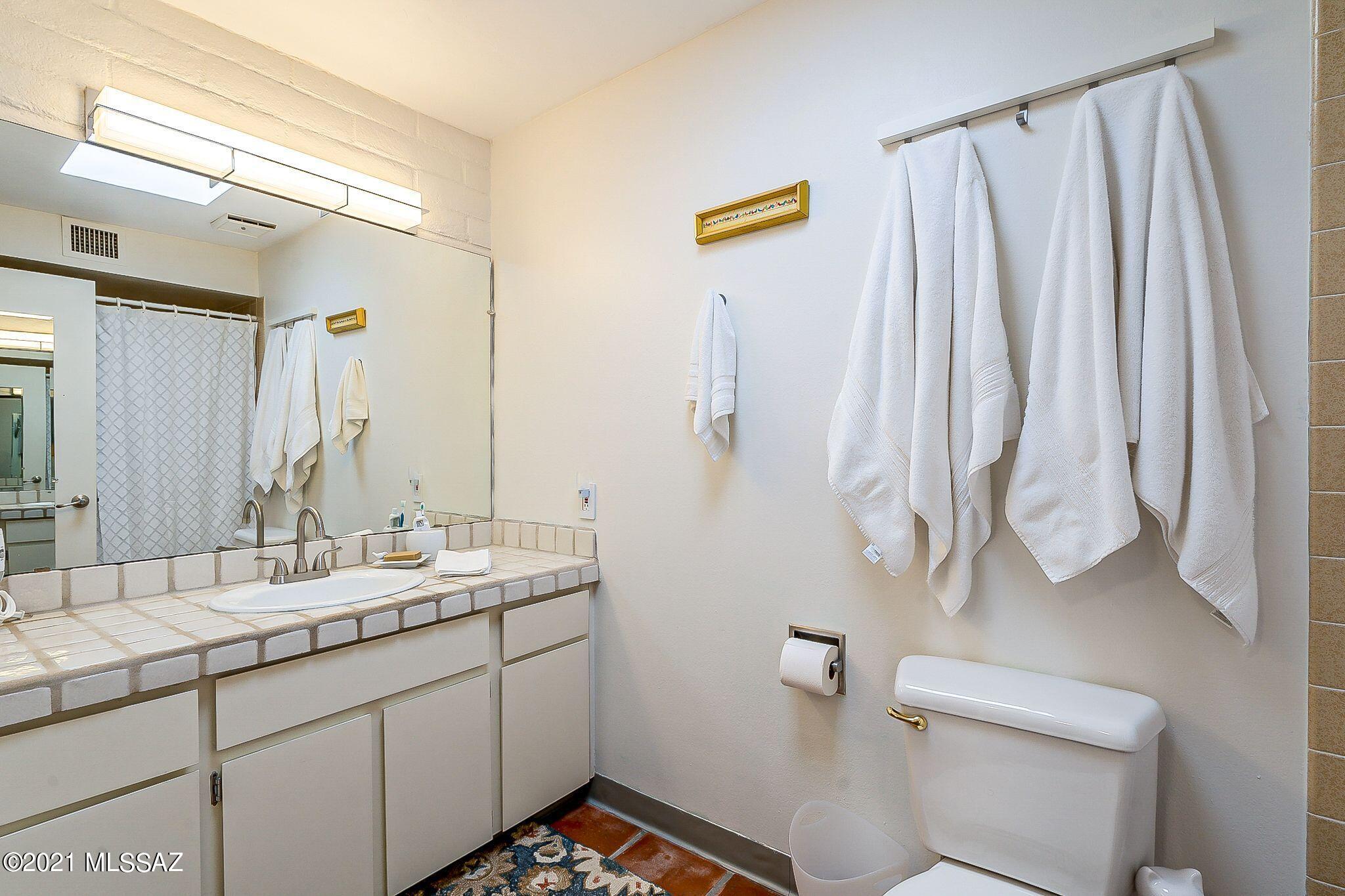 5701 E Glenn Street Unit: 18