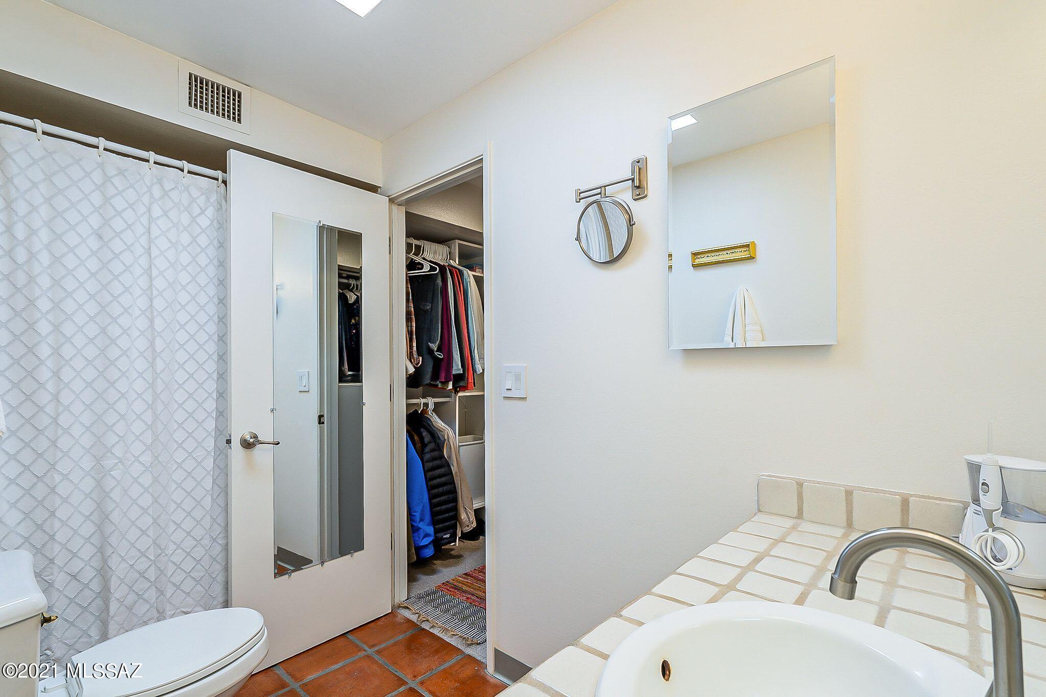 5701 E Glenn Street Unit: 18