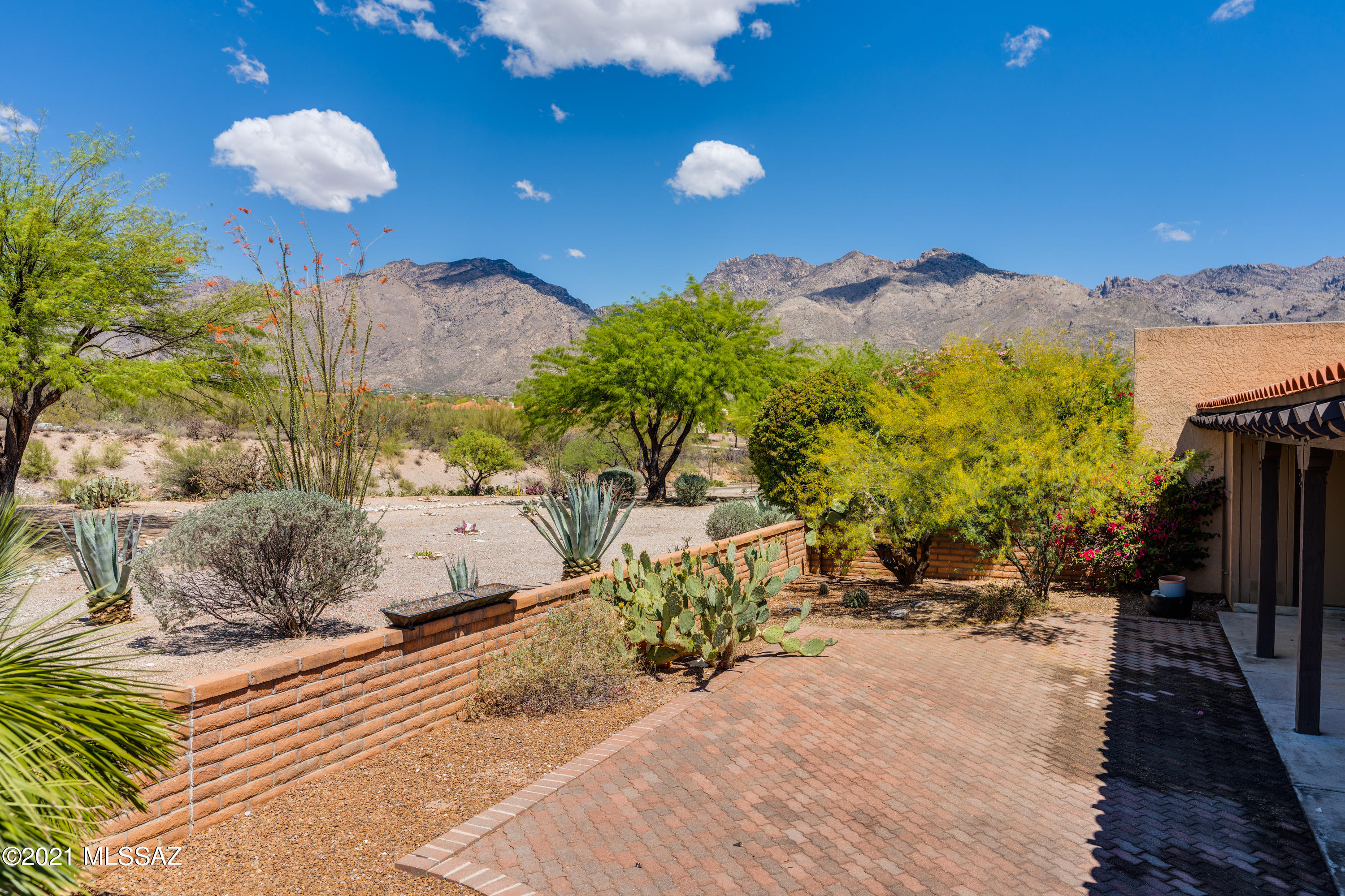 5265 N Strada de Rubino