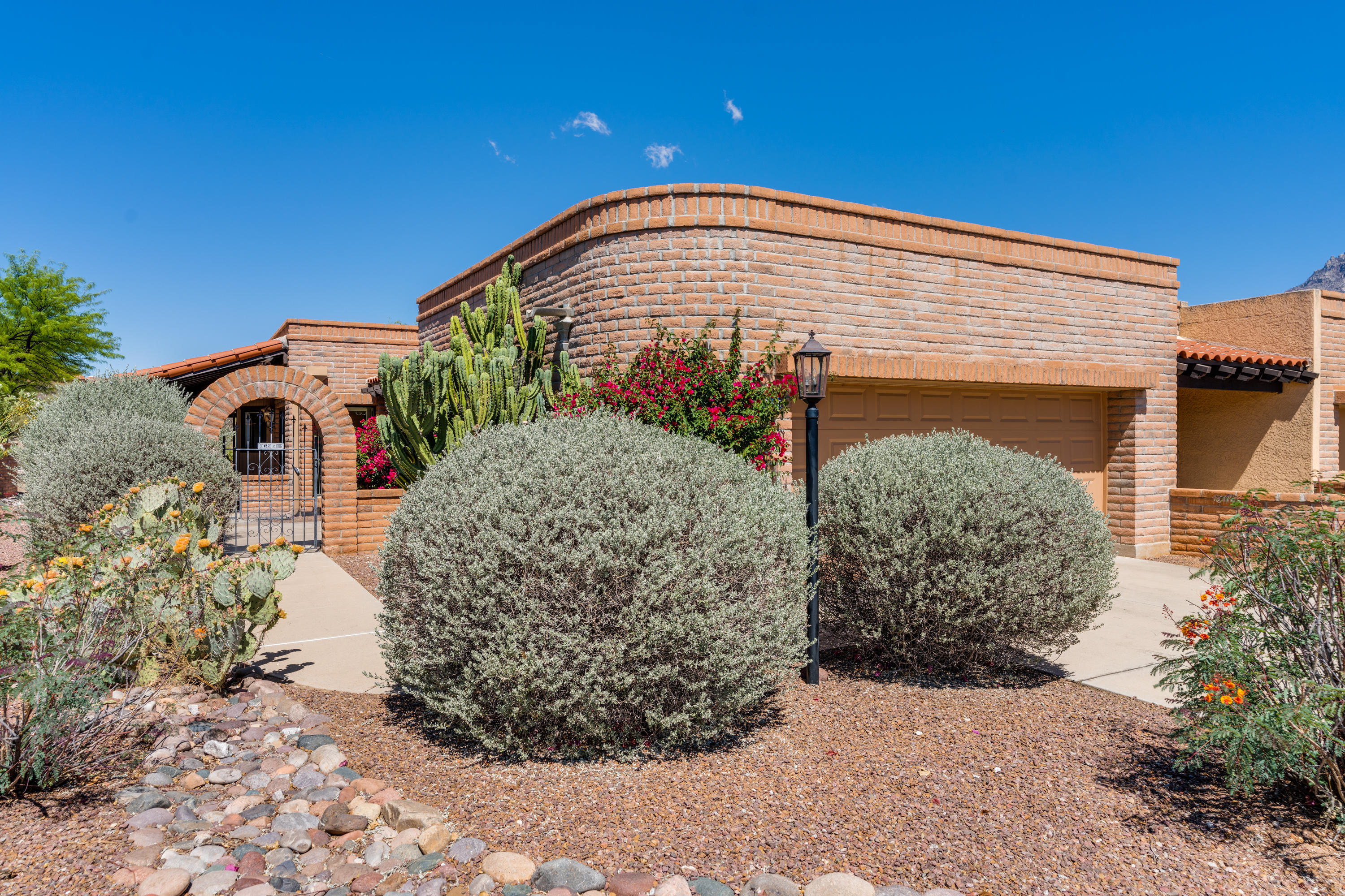 5265 N Strada de Rubino