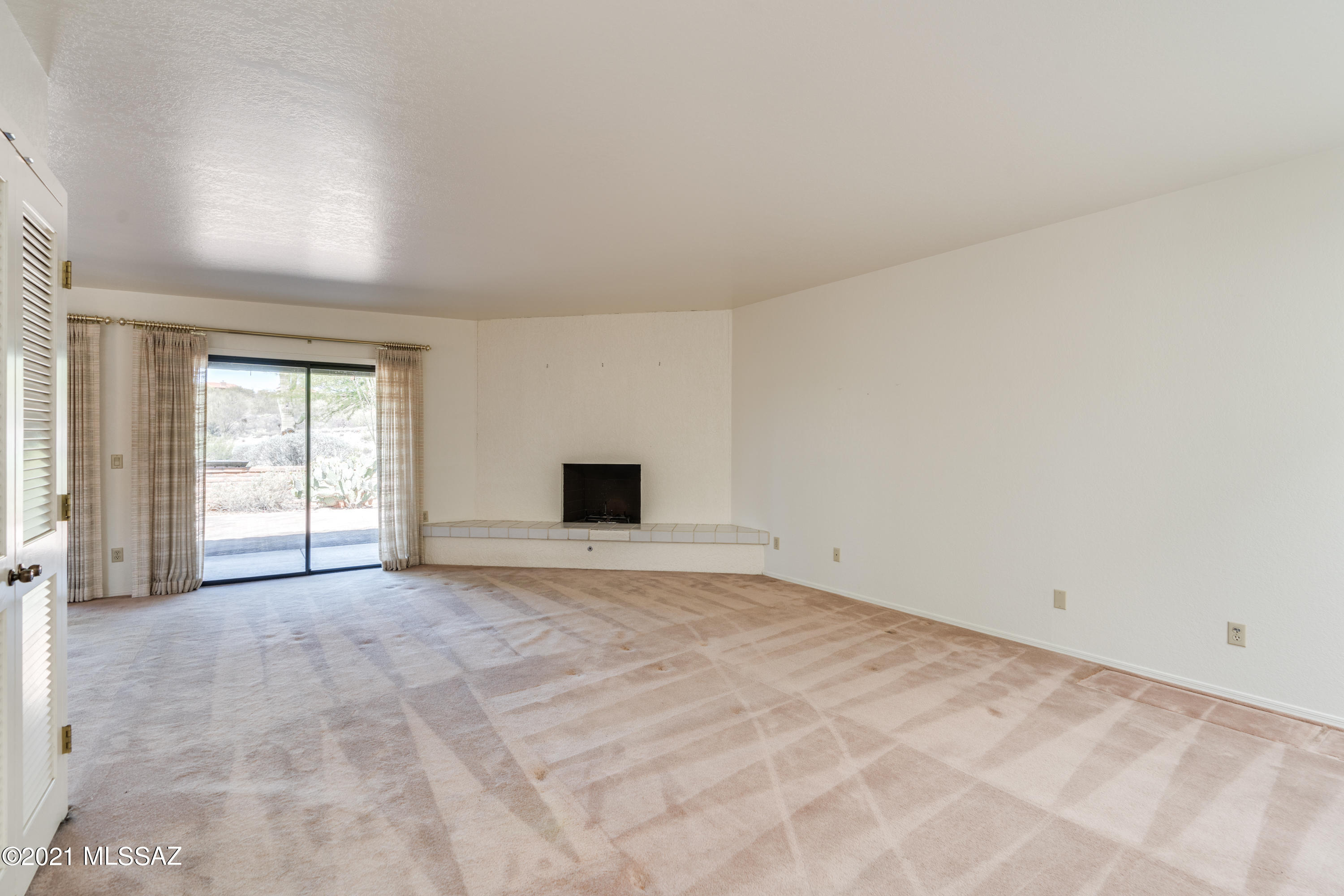 5265 N Strada de Rubino