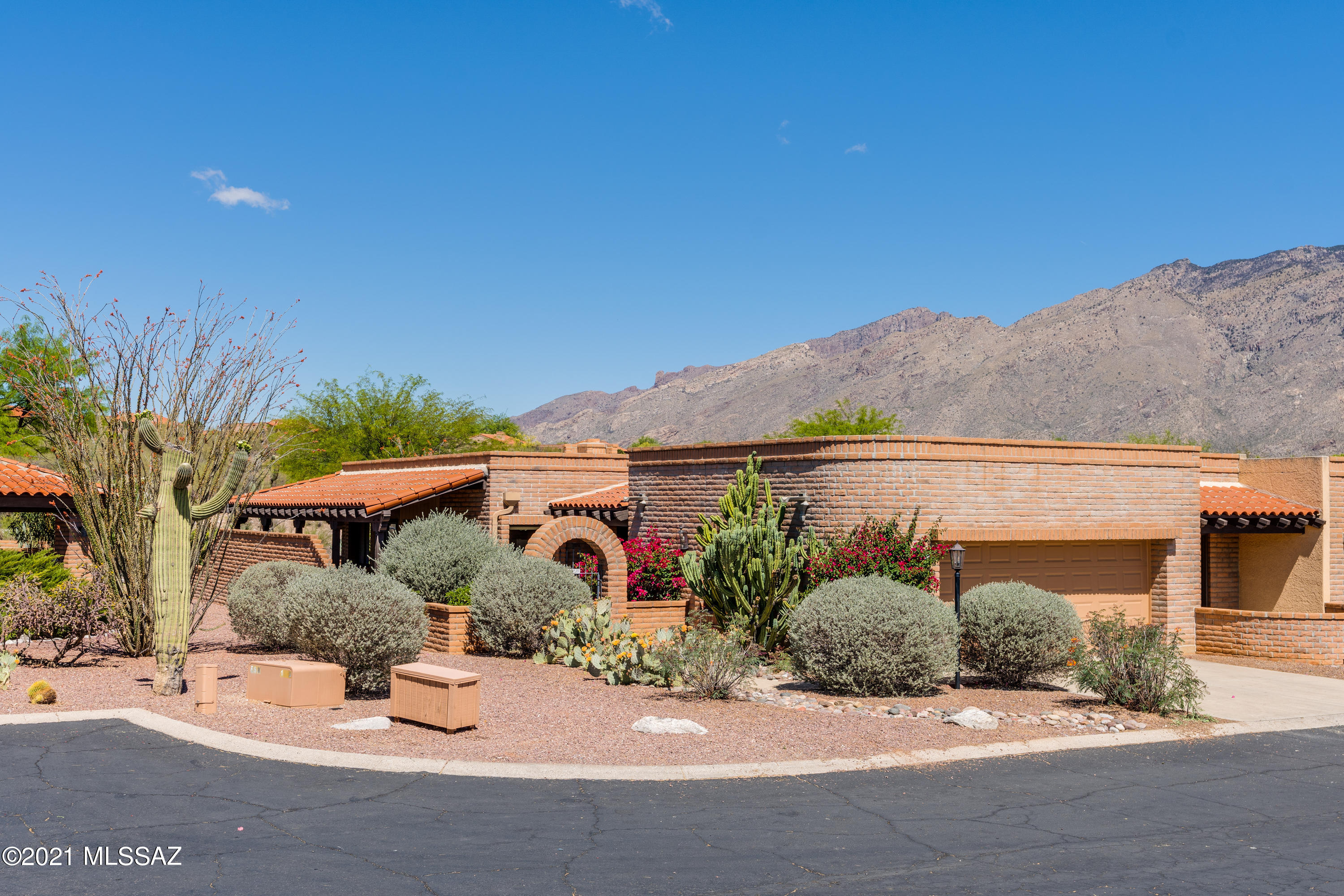 5265 N Strada de Rubino