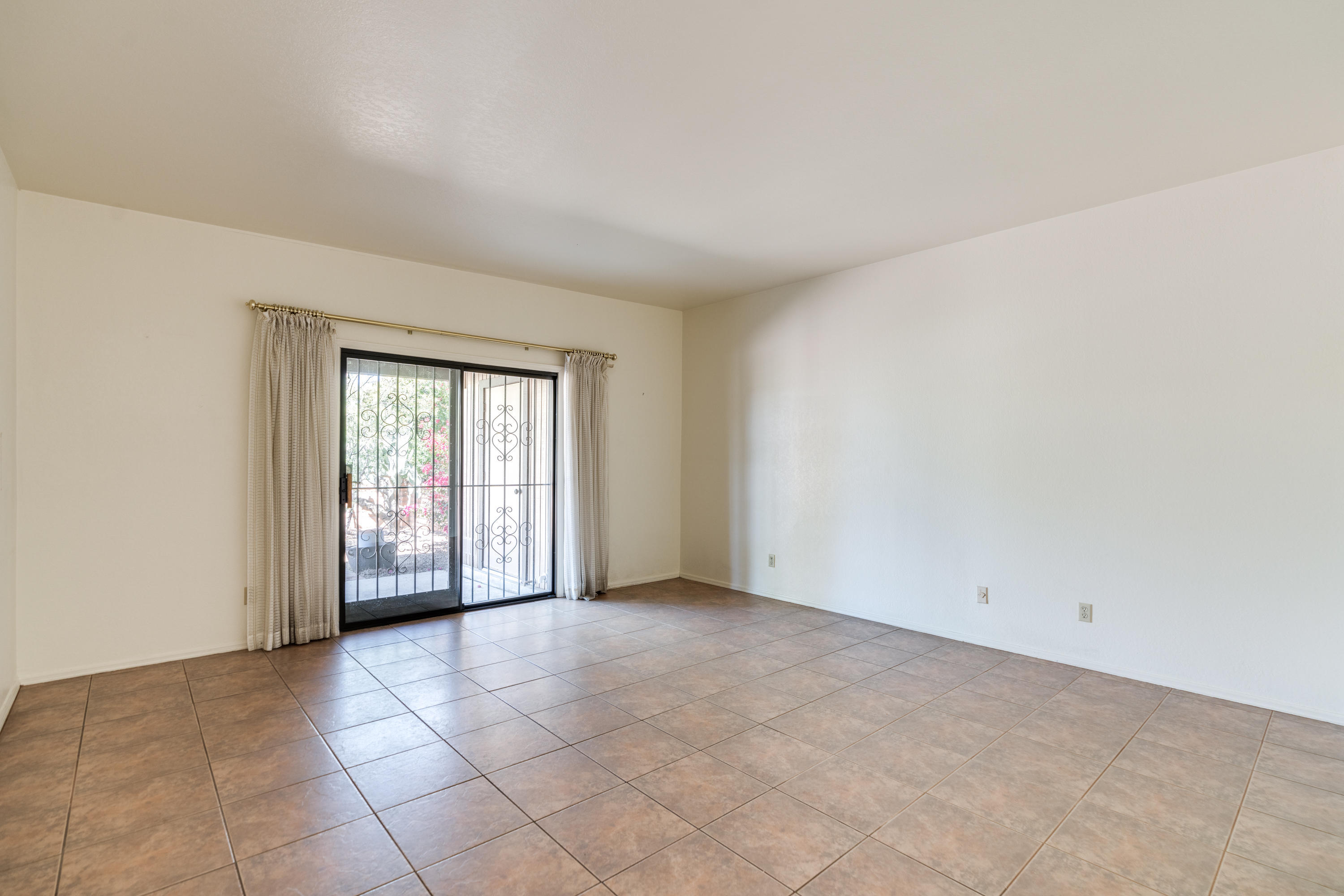 5265 N Strada de Rubino