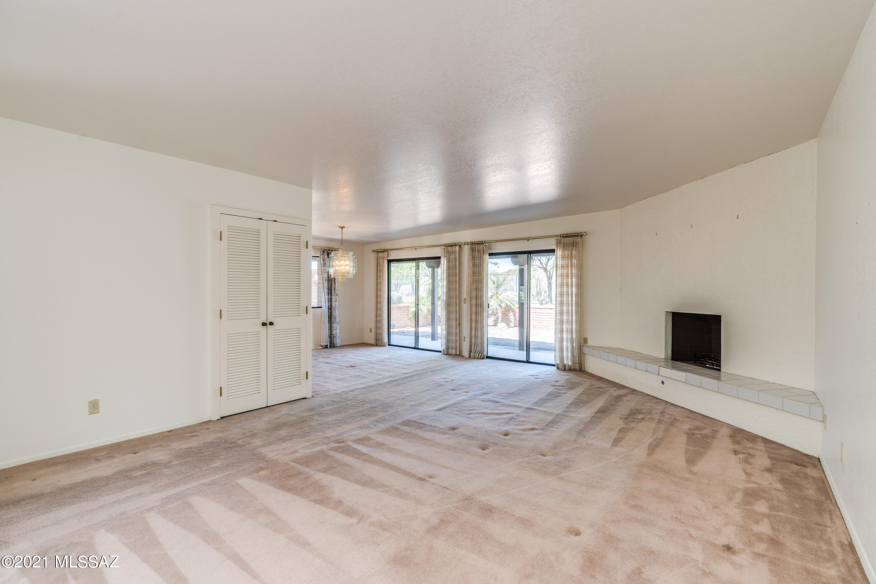 5265 N Strada de Rubino