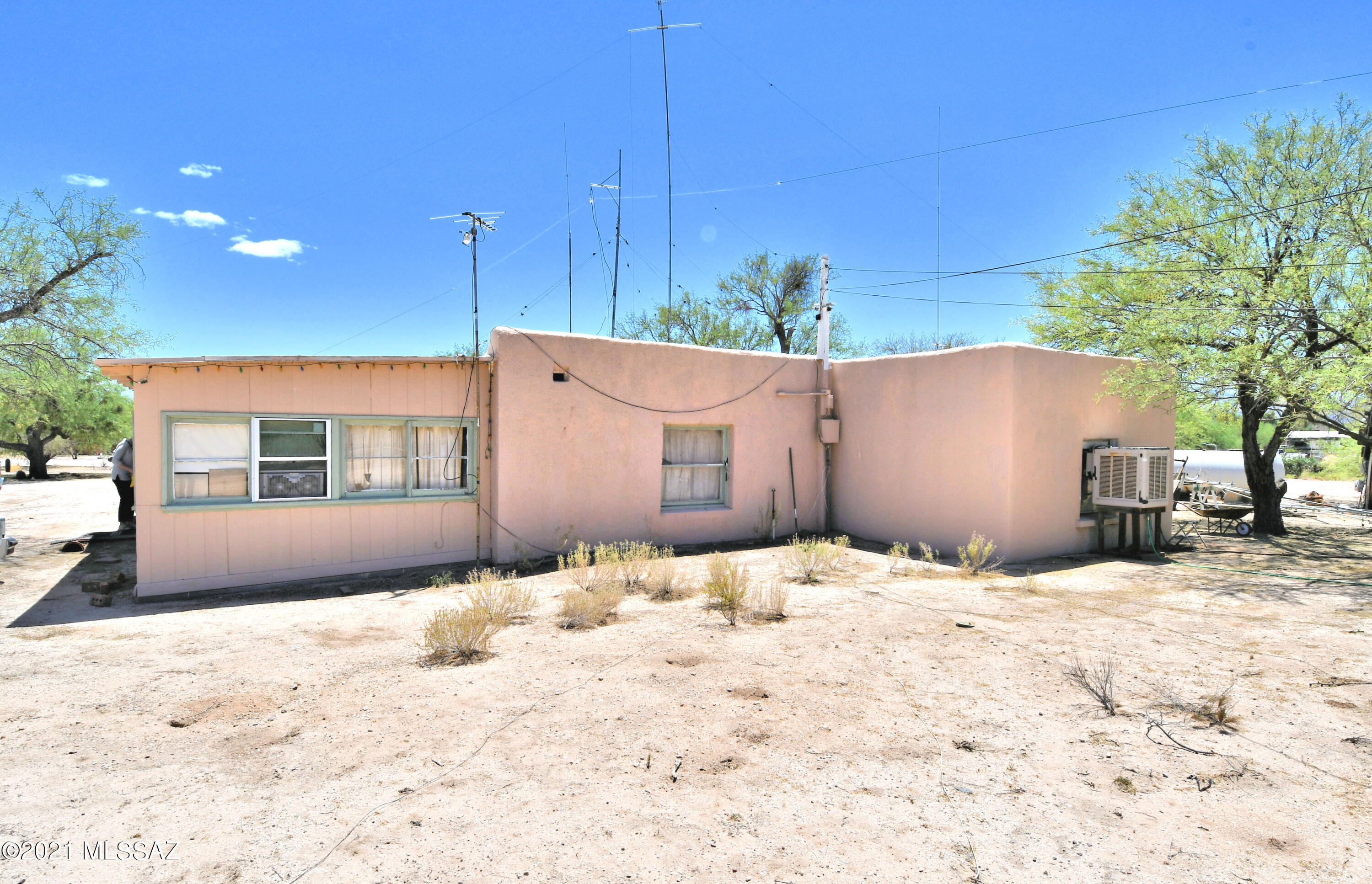1259/1261 W Roller Coaster Road