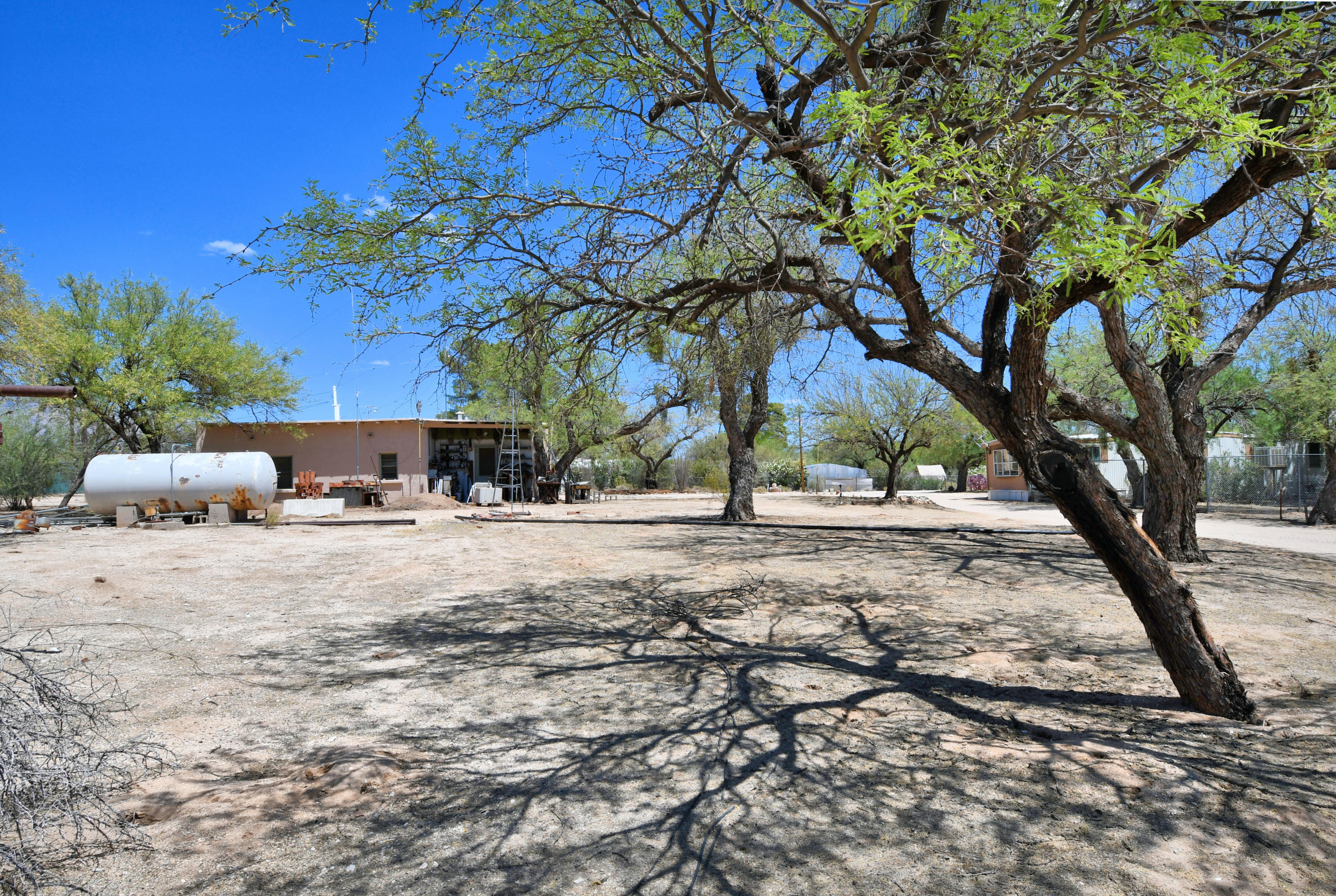 1259/1261 W Roller Coaster Road