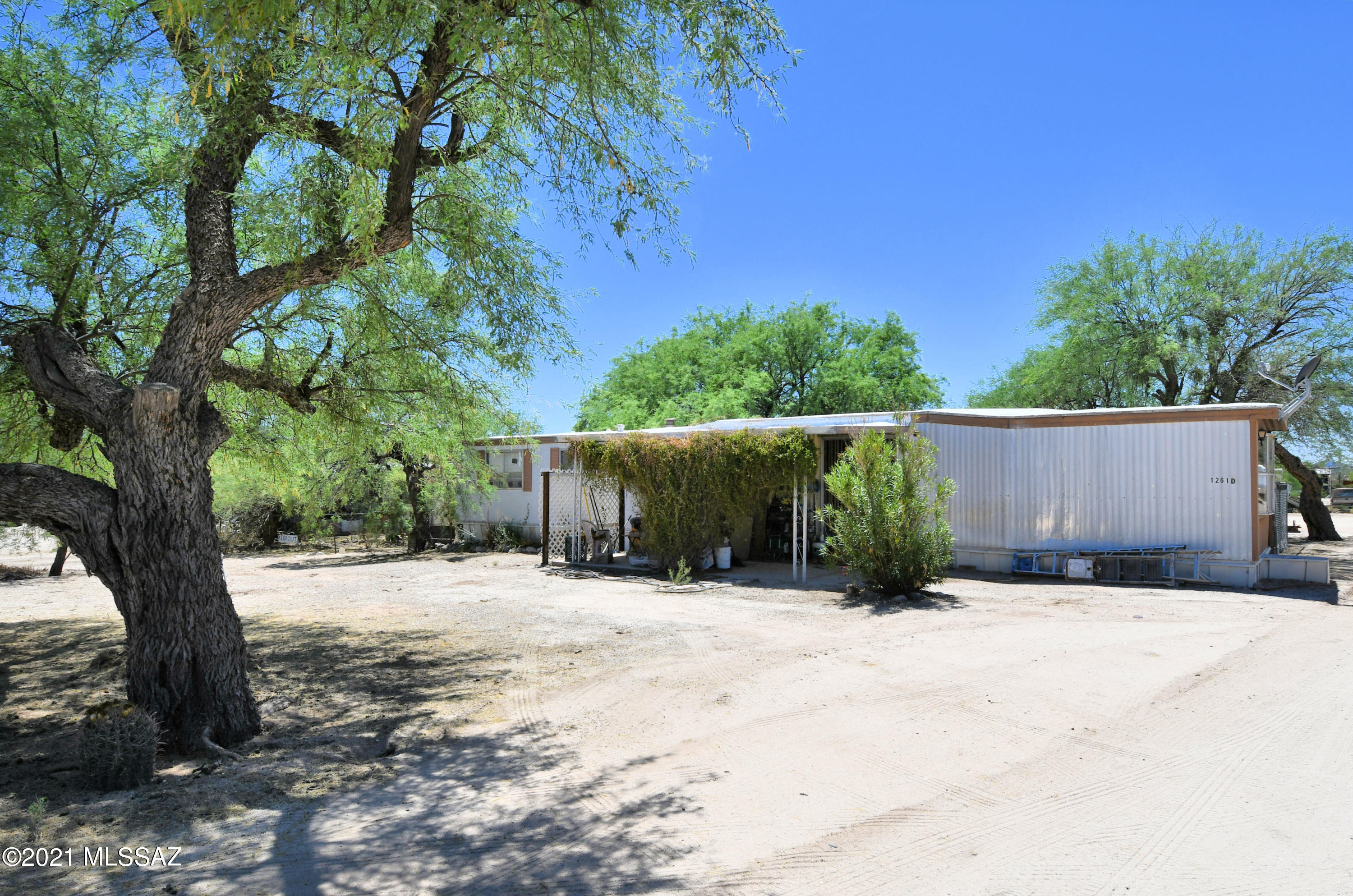 1259/1261 W Roller Coaster Road