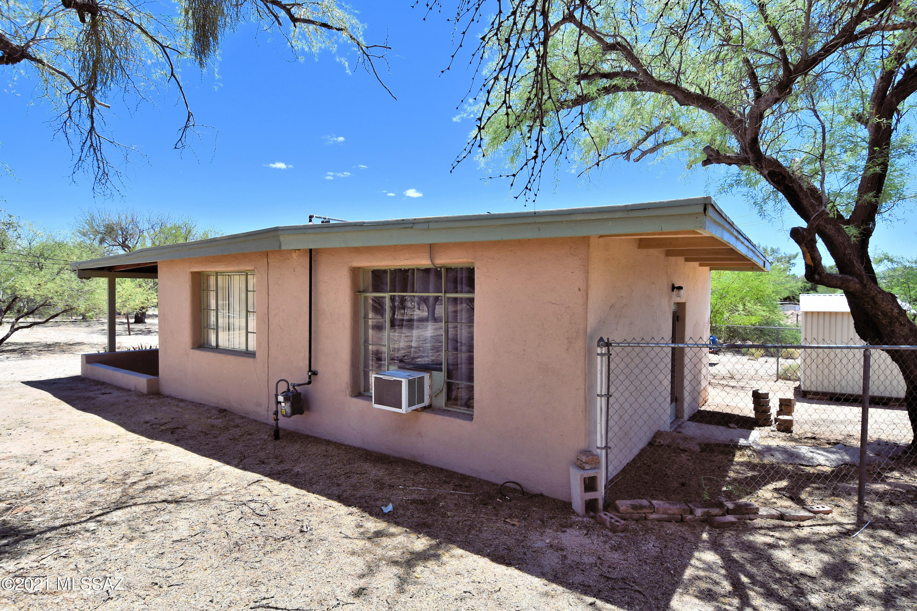 1259/1261 W Roller Coaster Road
