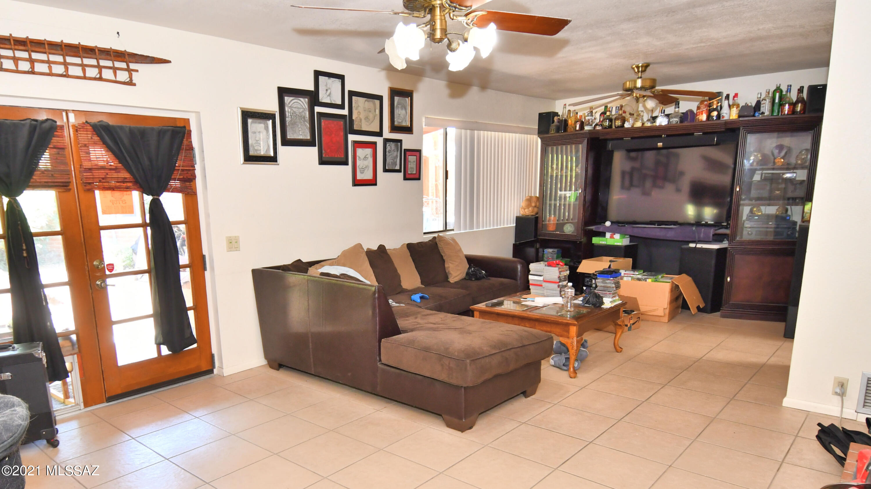 1259/1261 W Roller Coaster Road