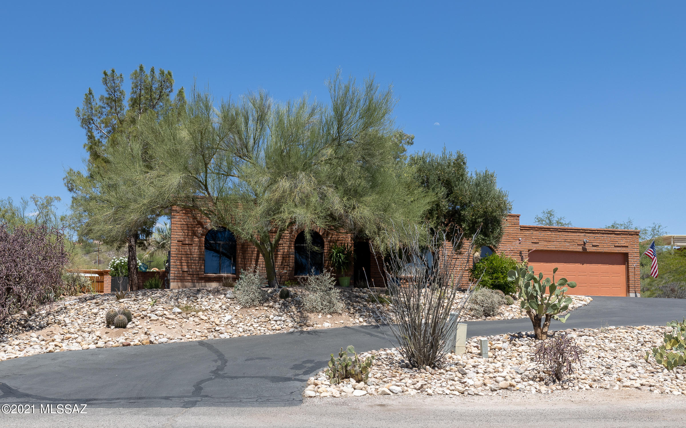 3920 N Tanuri Drive