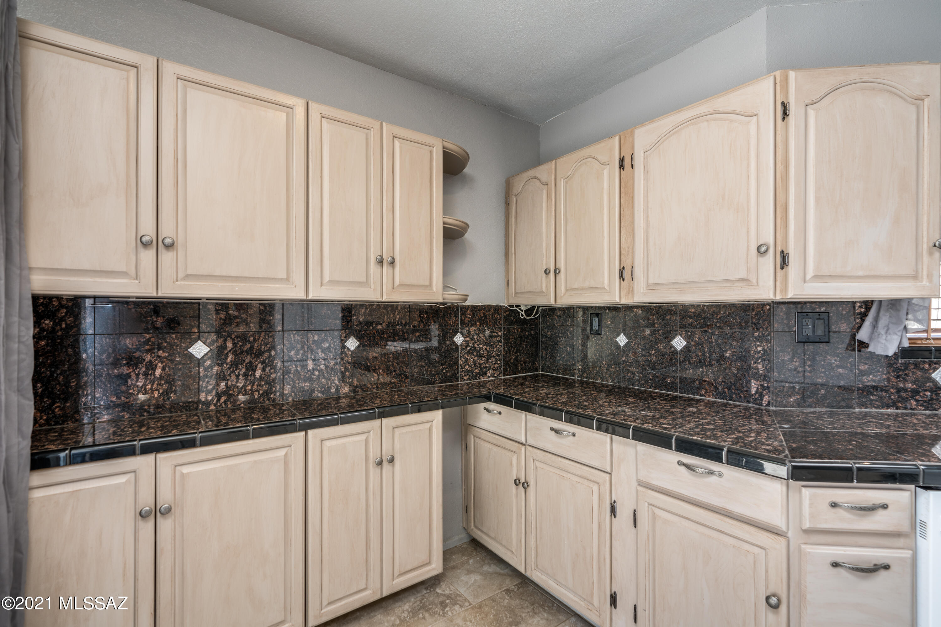 7574 E Camino de Querabi