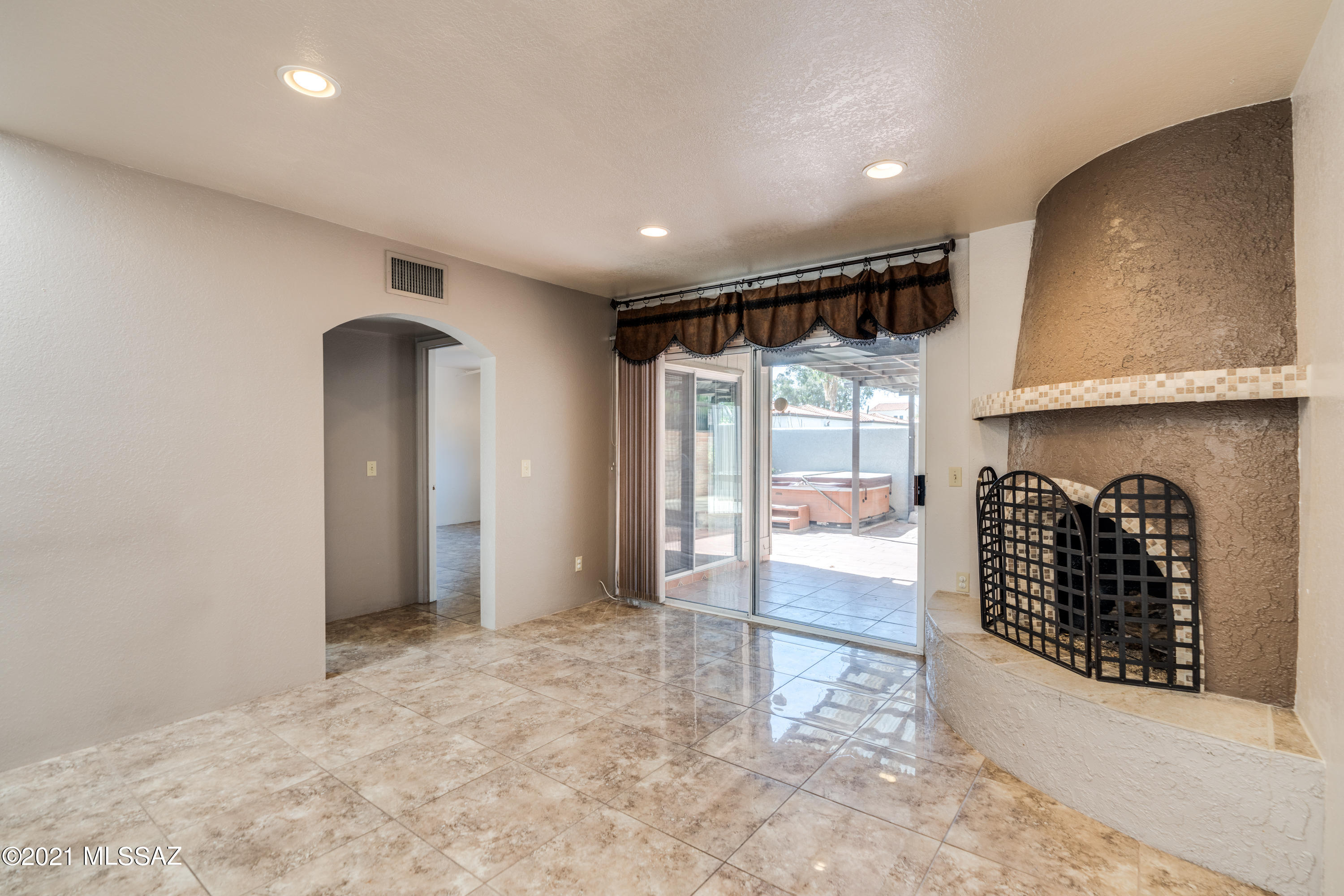 7574 E Camino de Querabi